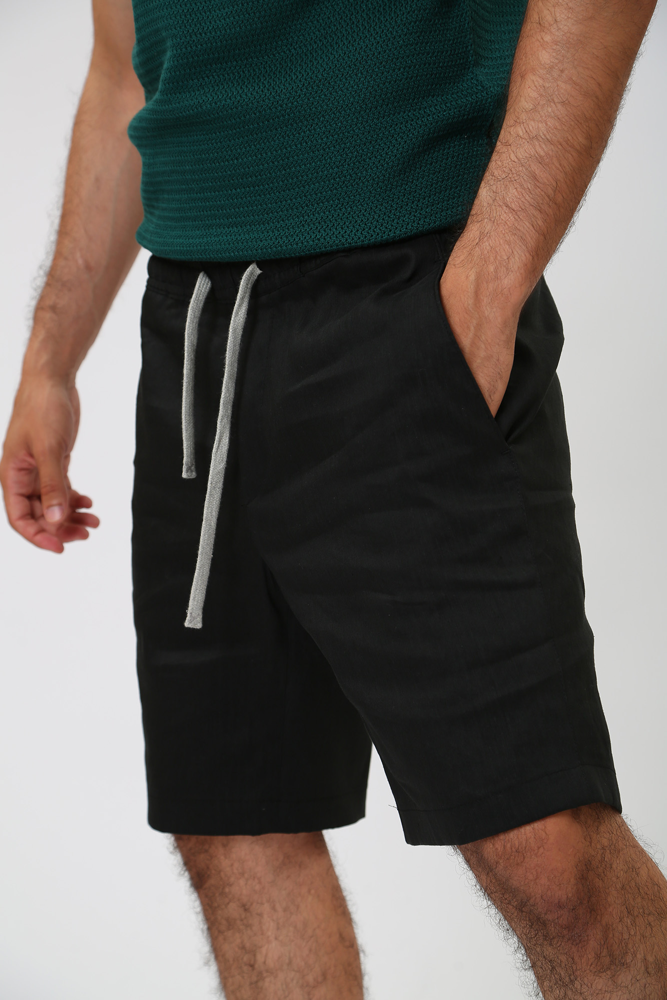 30032097_10013342 Шорты льняные Strellson Черный