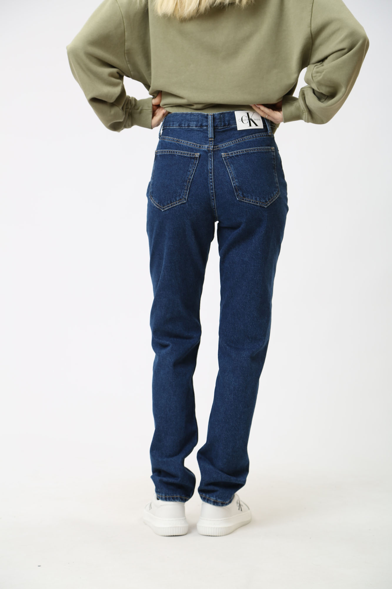 J20J222748 джинсы authentic slim straight  calvin klein jeans 