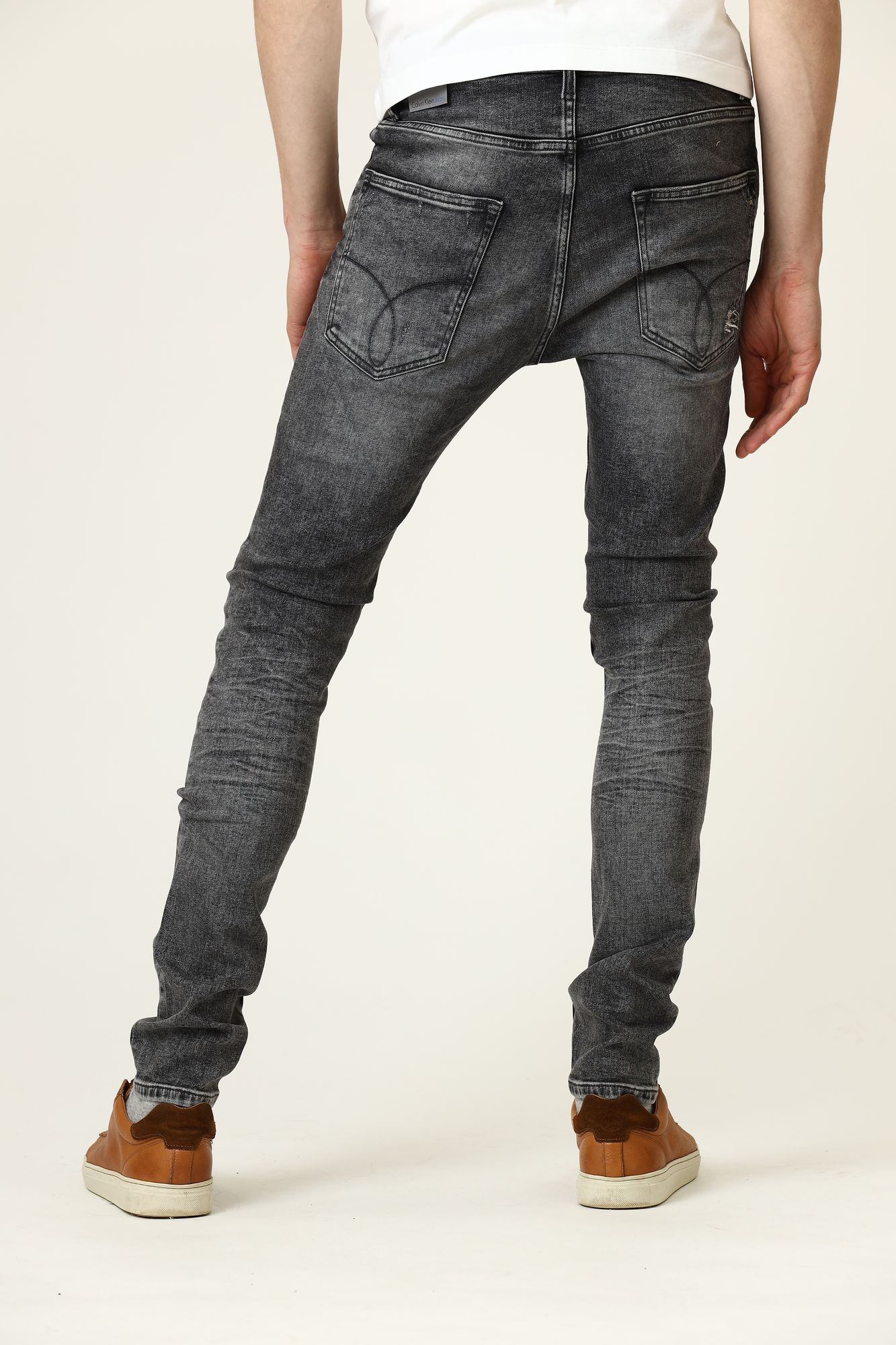 J30J306055_ Джинсы SKINNY TAPER Calvin Klein Jeans Серый