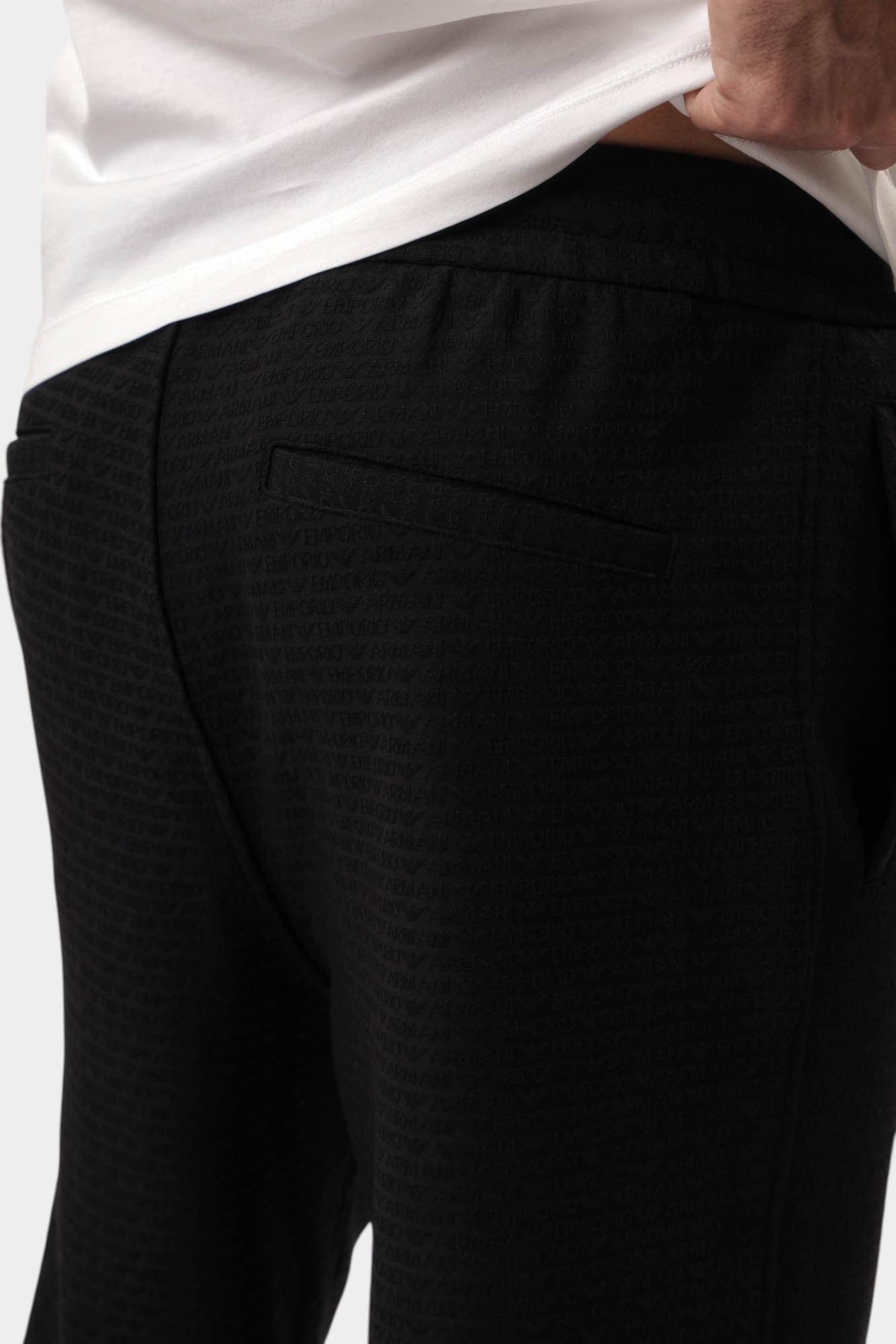 EM001106_AF13700 Брюки спортивные Emporio Armani Белый