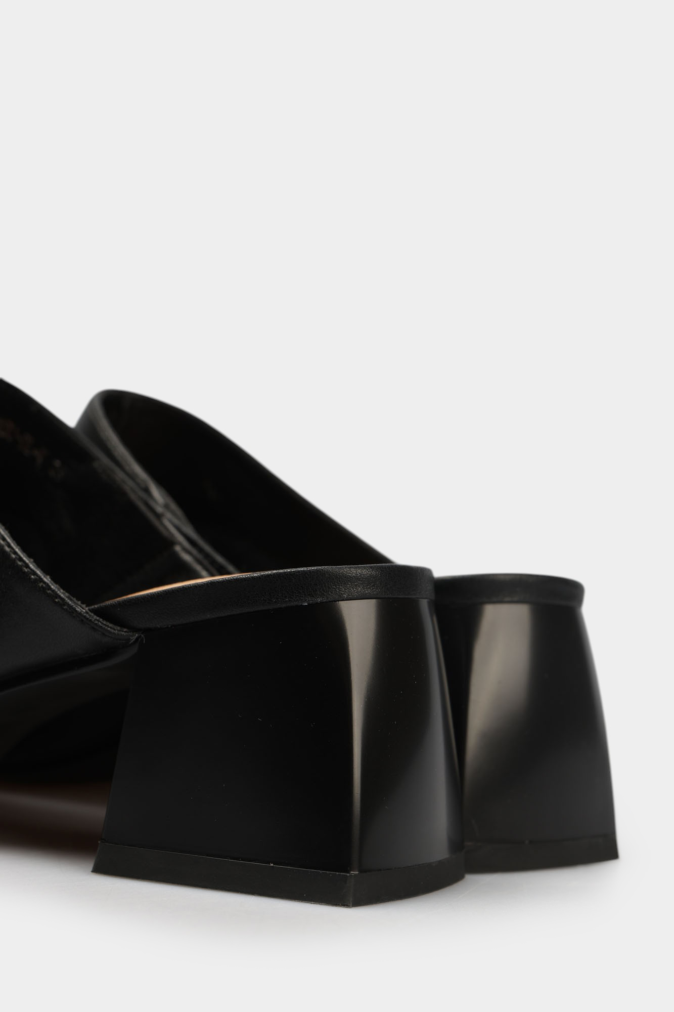 МС01SU Мюли Marc Cony Черный