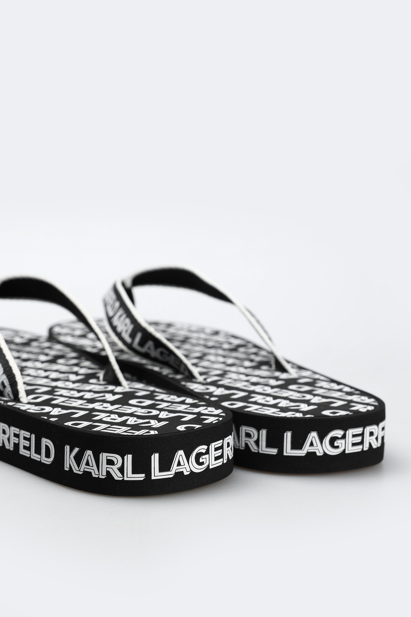 KL81003 Шлепанцы Karl Lagerfeld Черный