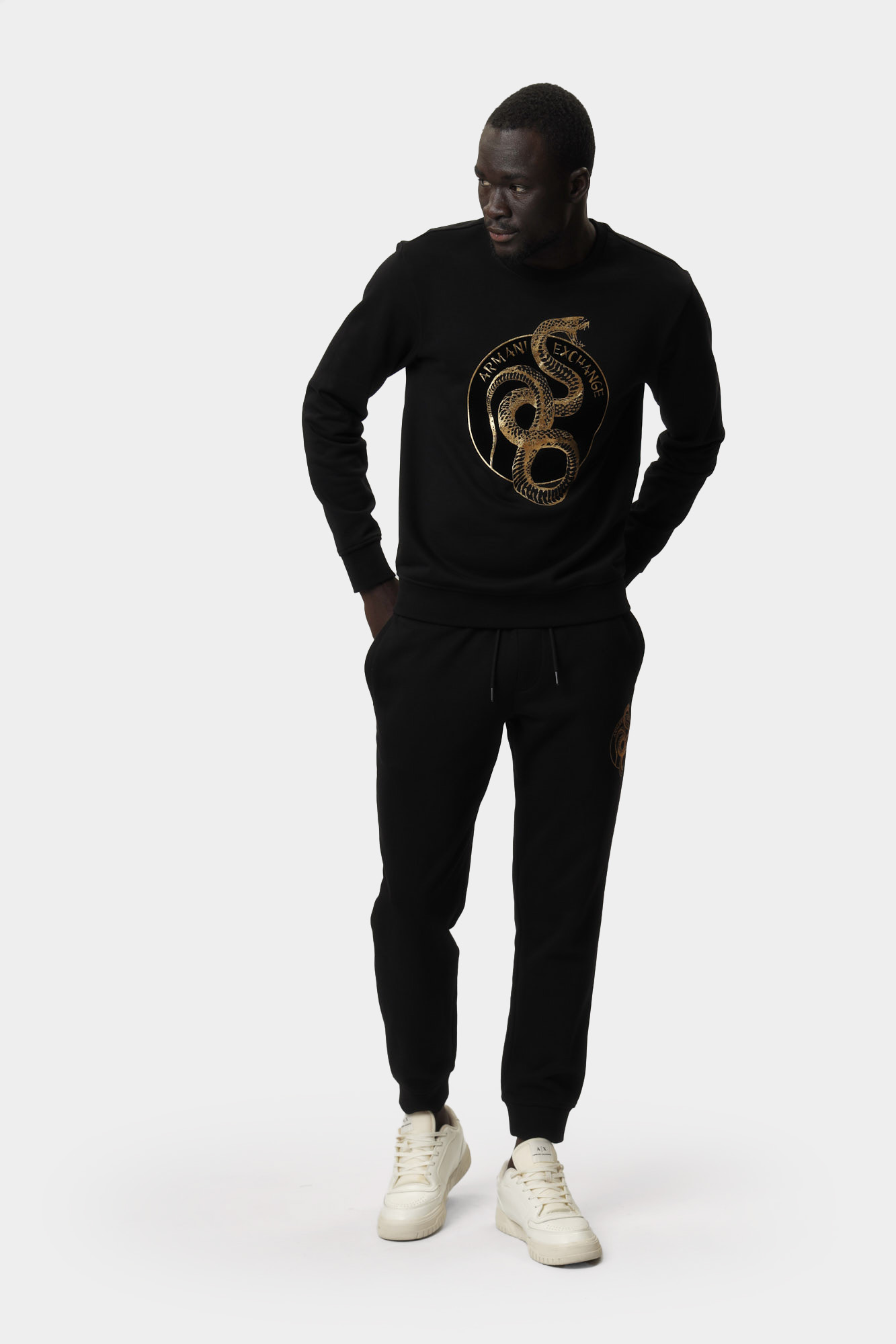 XM000216_AF10830 Свитшот Armani Exchange Черный