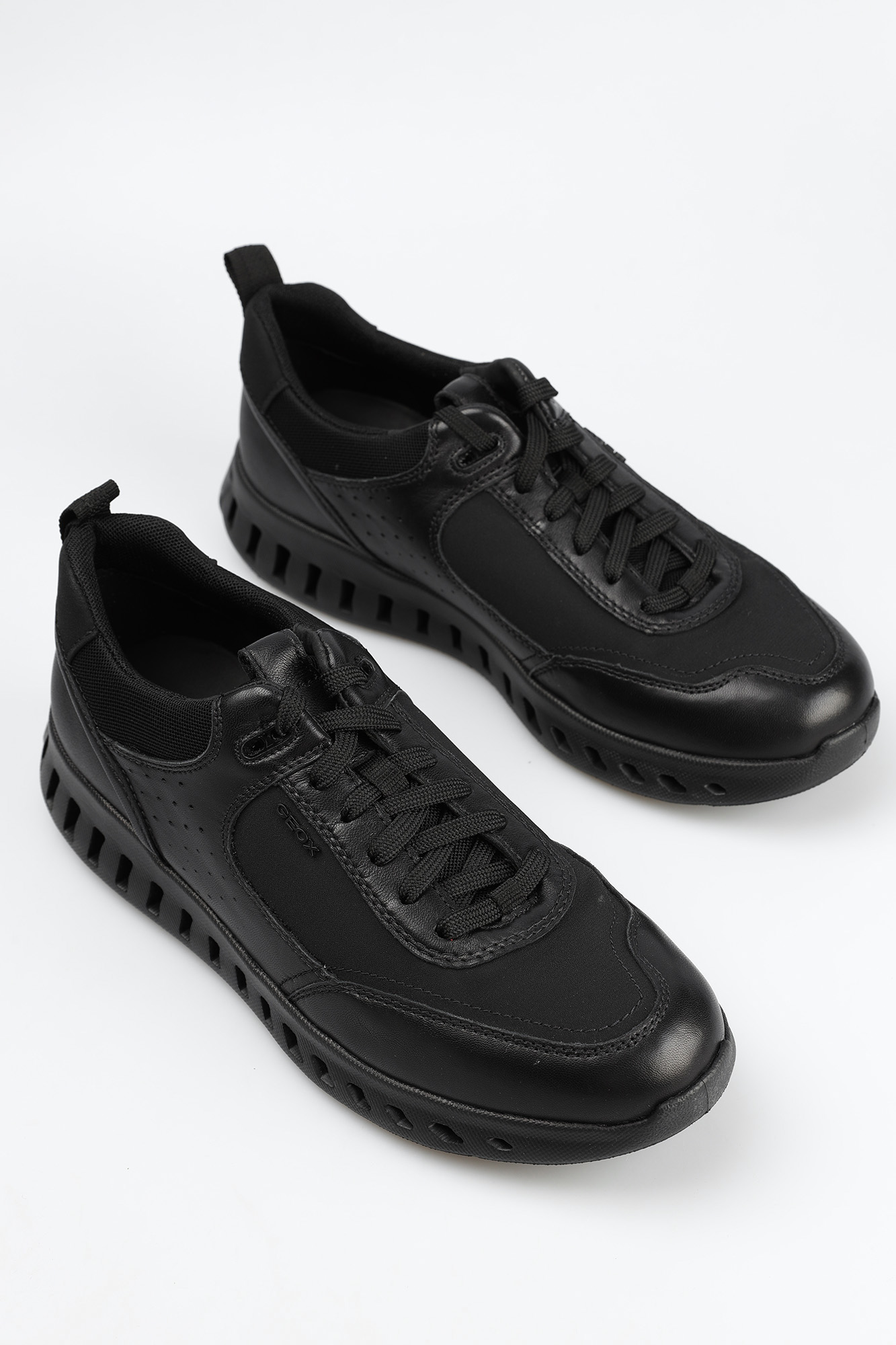 U25DYA0LM11C9 Кроссовки Geox Черный