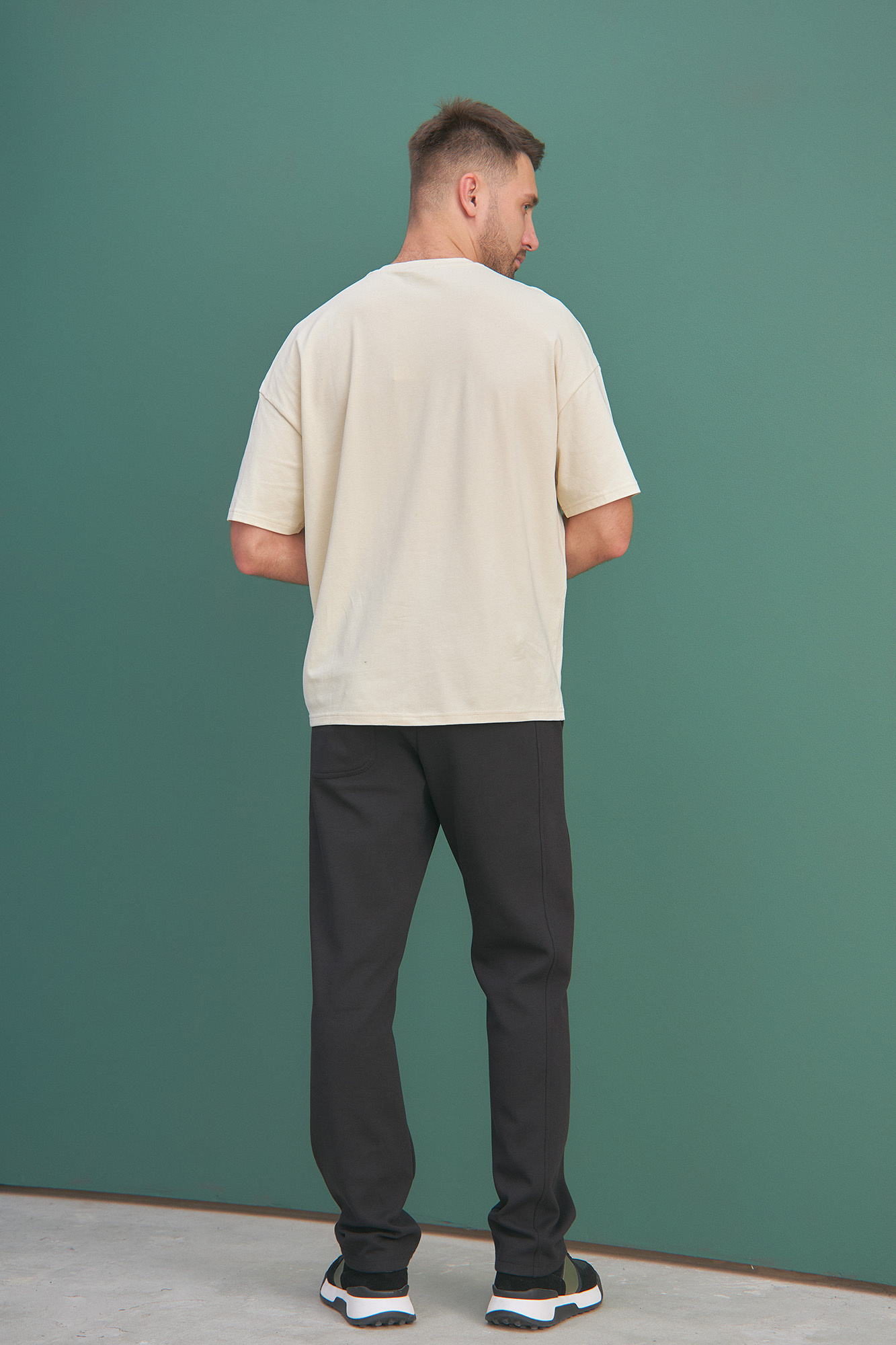 M-232-P-22-0057 Футболка The Hills Молочный