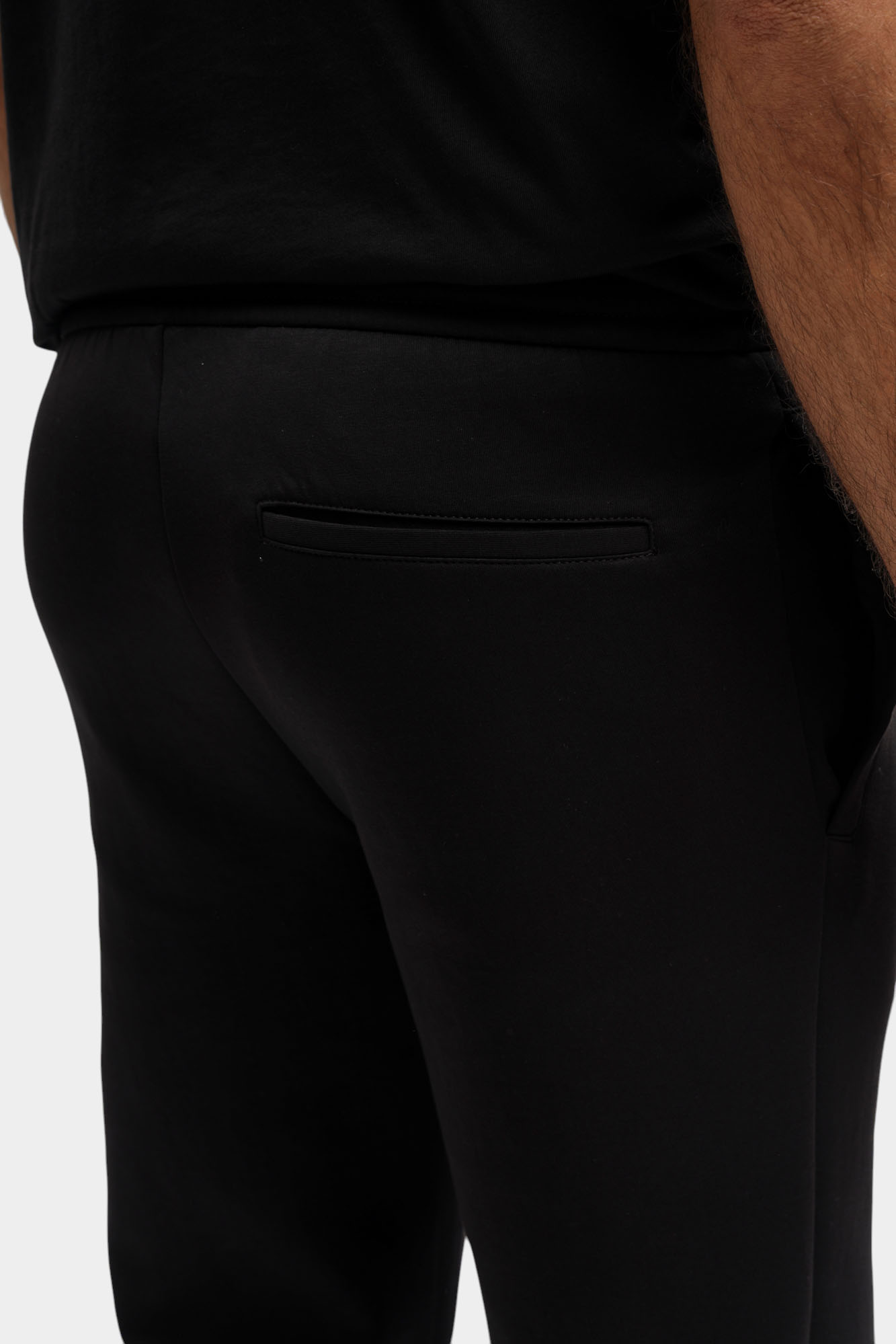 XM001997_AF10818 Брюки спортивные Armani Exchange Черный