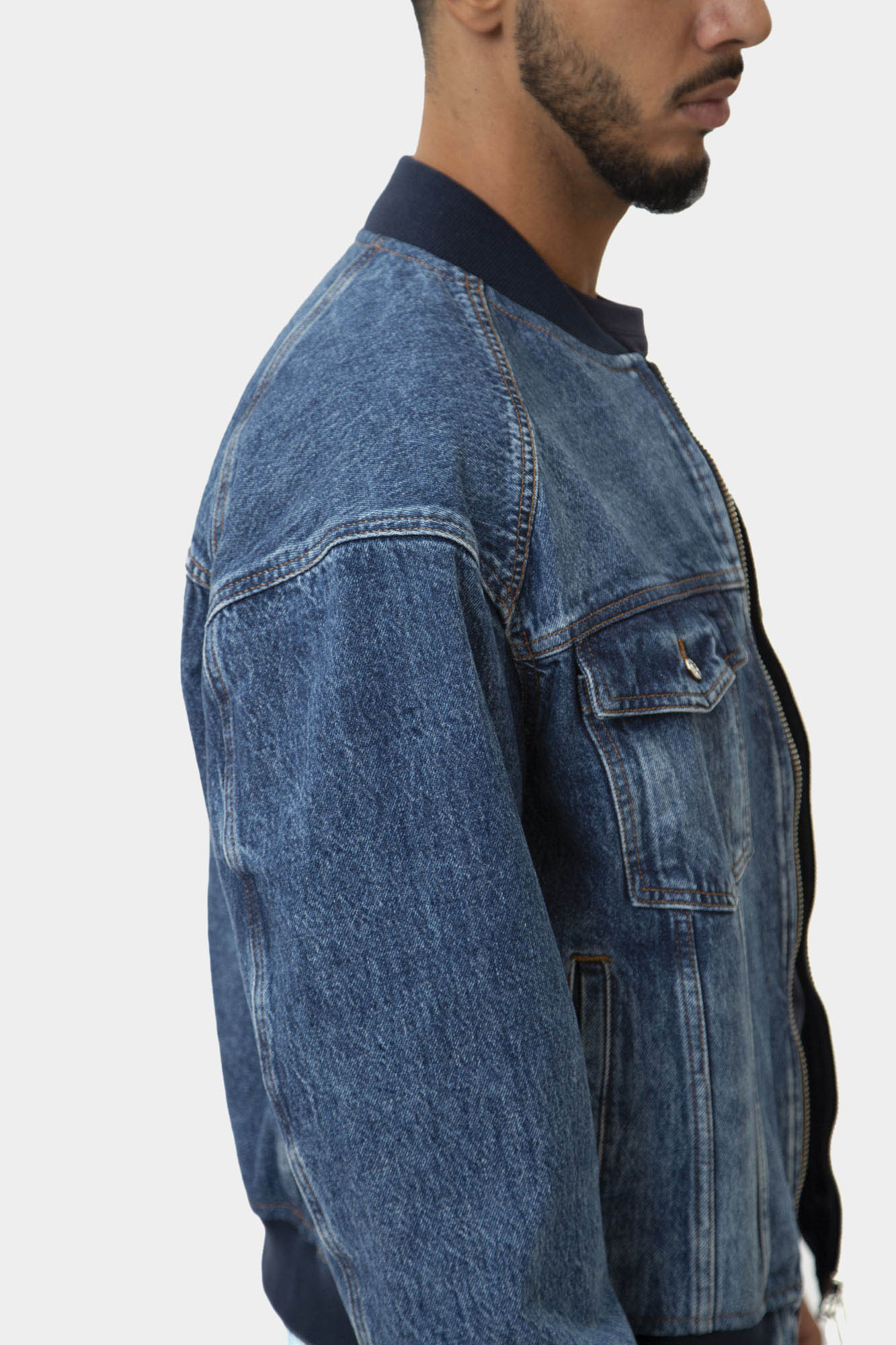 3DZBG1_Z1Y4Z_1500 Куртка джинсовая Armani Exchange Синий