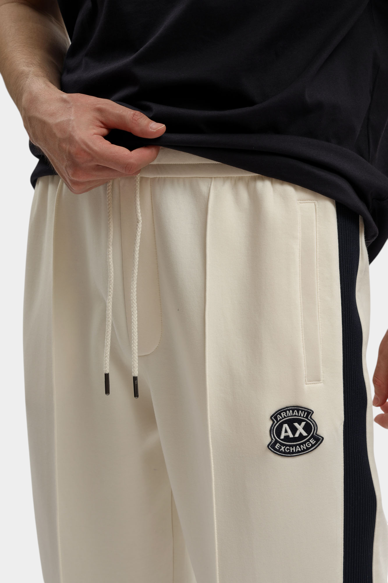 XM002368_AF13047 Брюки Armani Exchange Бежевый