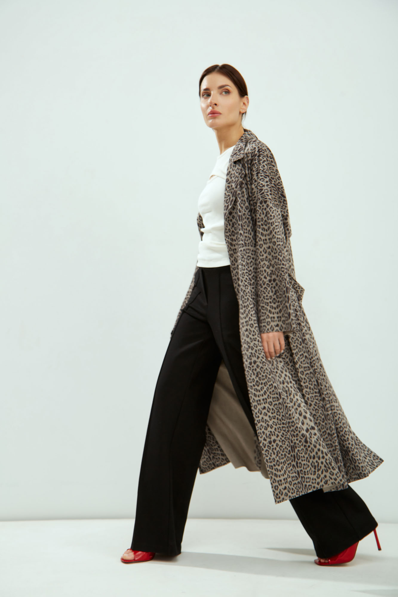 W-241-TH-56-1030 тренч the hills