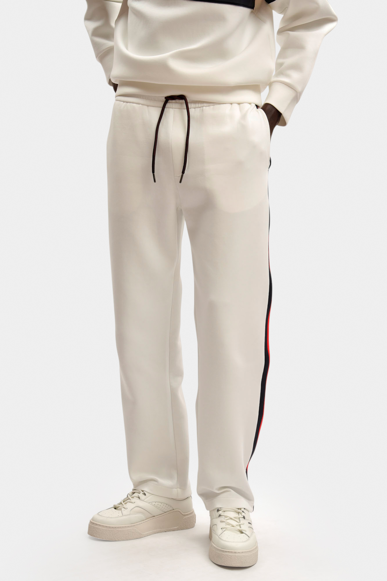 XM001400_AF13047 Брюки спортивные Armani Exchange Белый