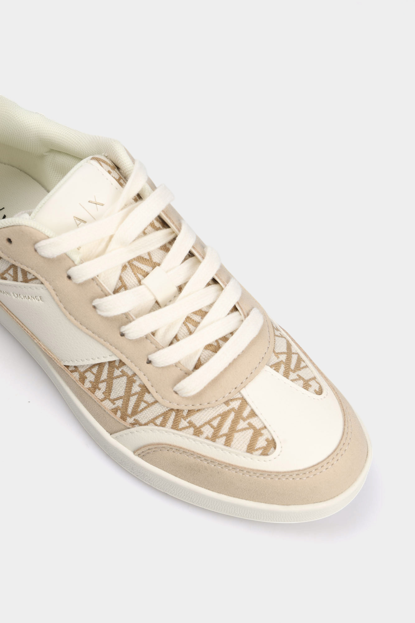 XDX183_XV933 Кеды Armani Exchange Белый