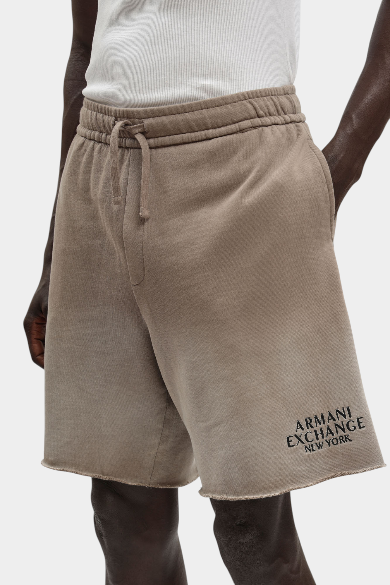 XM001769_AF20169 Шорты Armani Exchange Коричневый