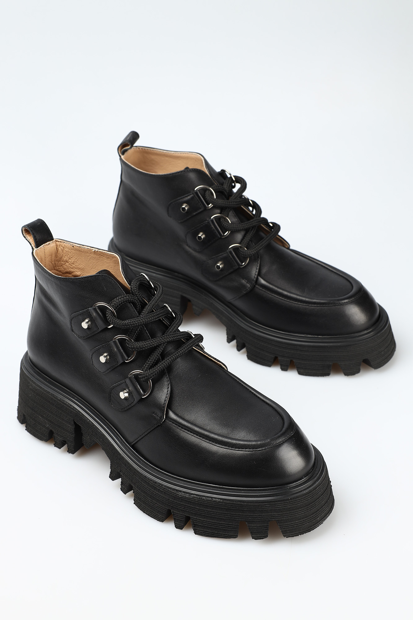 16-8307 Ботинки Marc Cony Черный