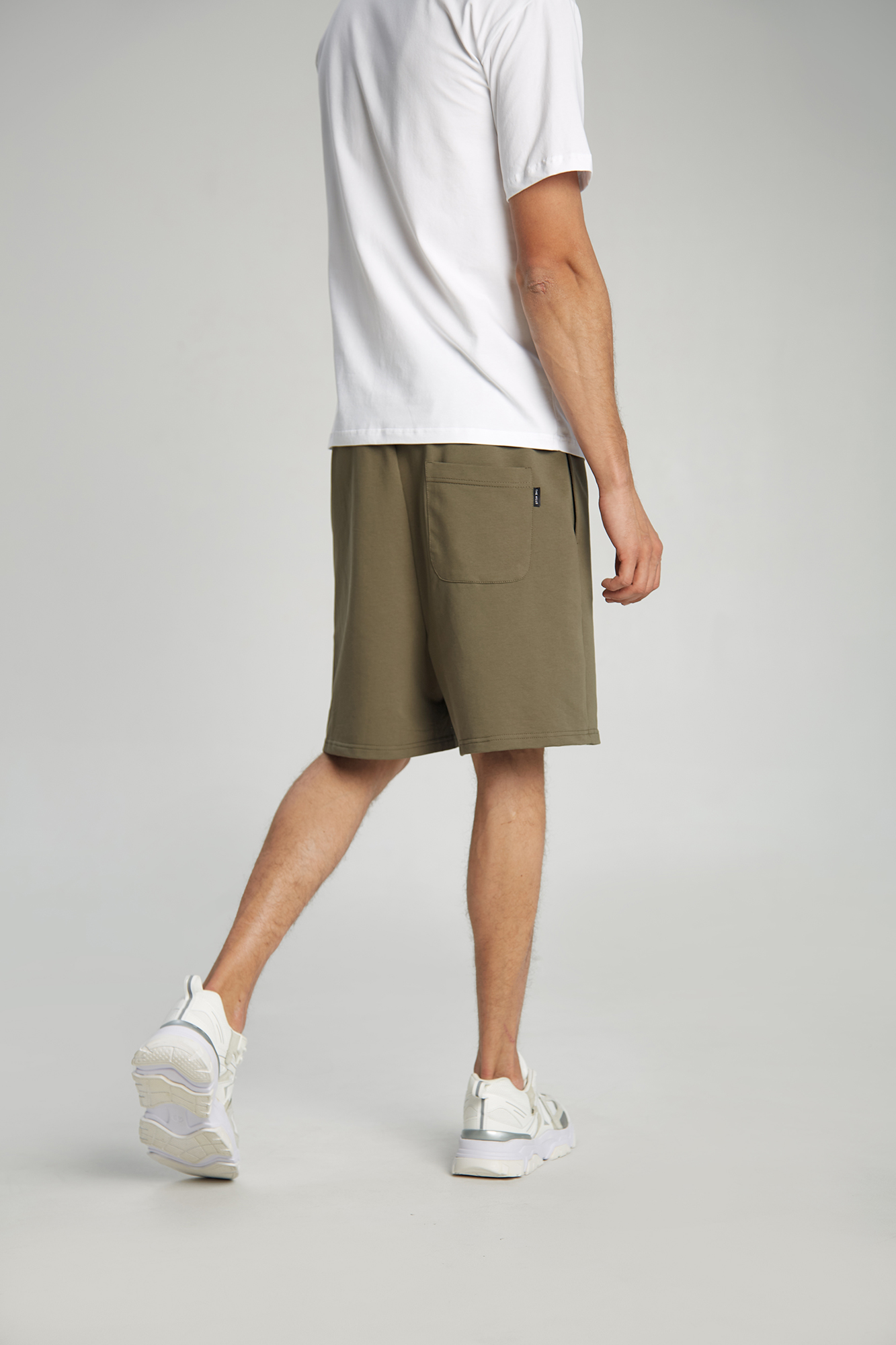 M-221-11-3329 Шорты The Hills Зеленый