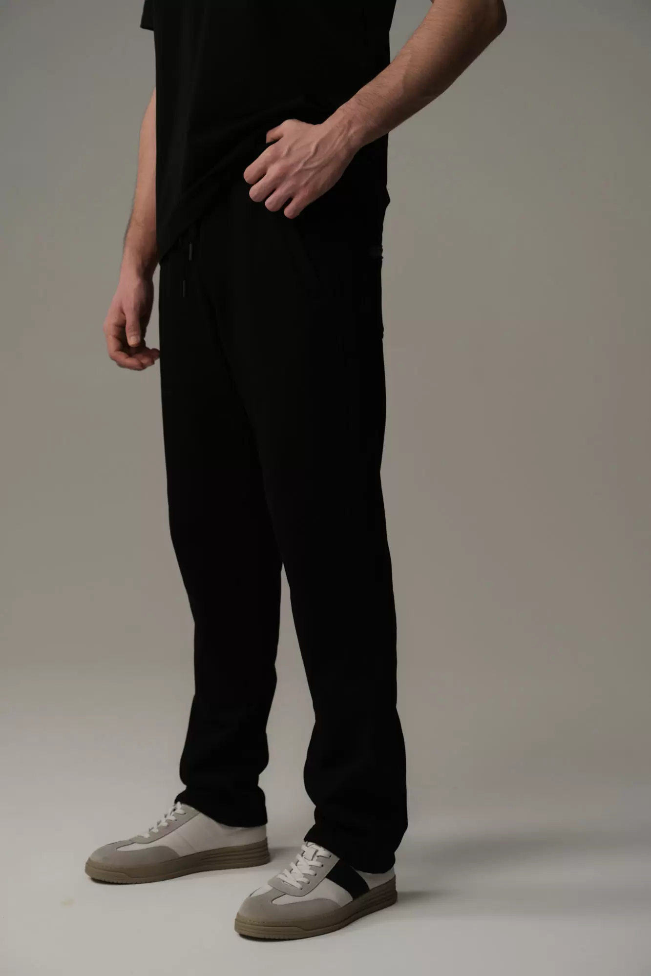 M-251-P-20-0011 Брюки спортивные The Hills Черный