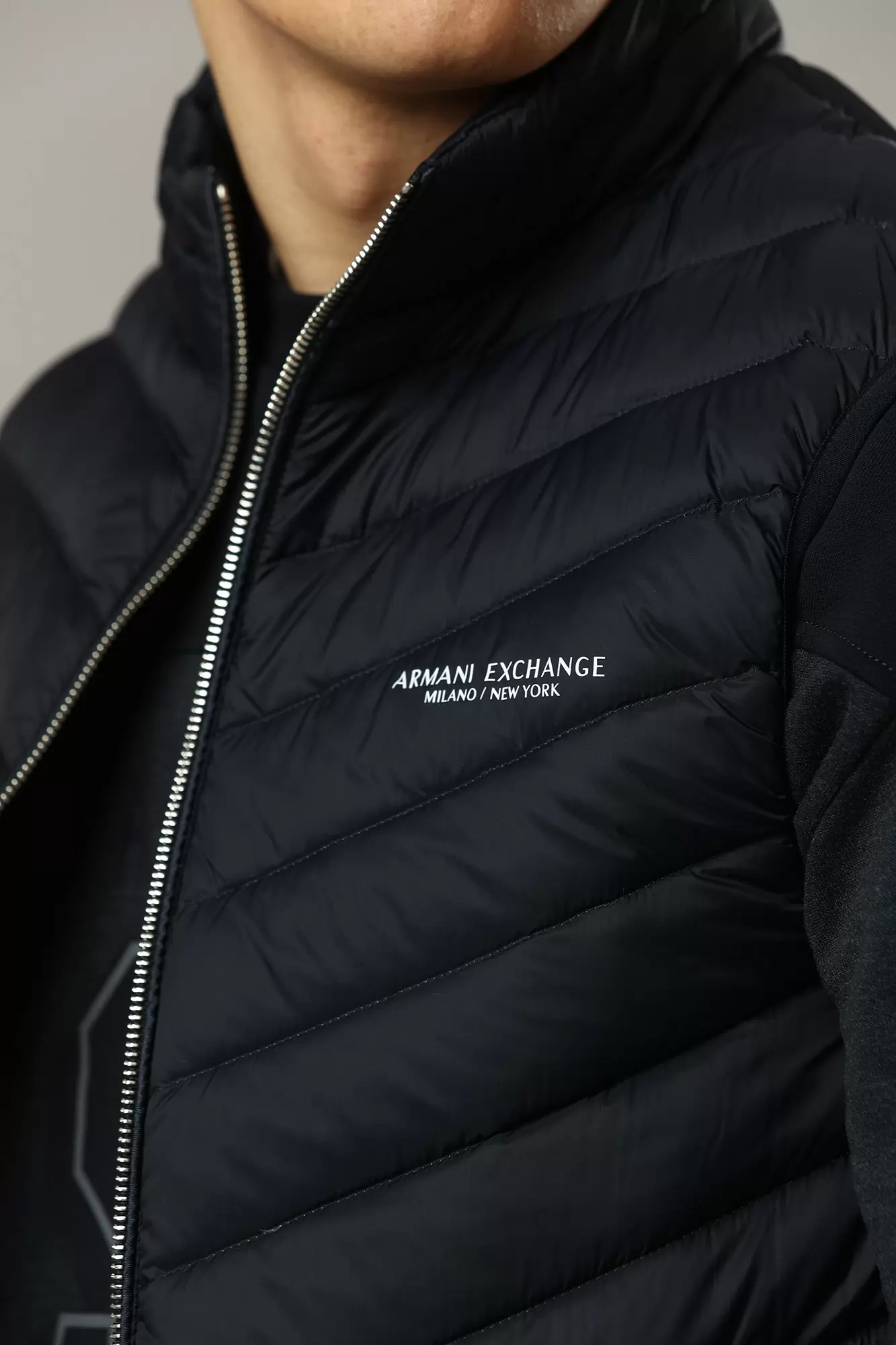 8NZQ52_ZNW3Z Жилет утепленный Armani Exchange Синий