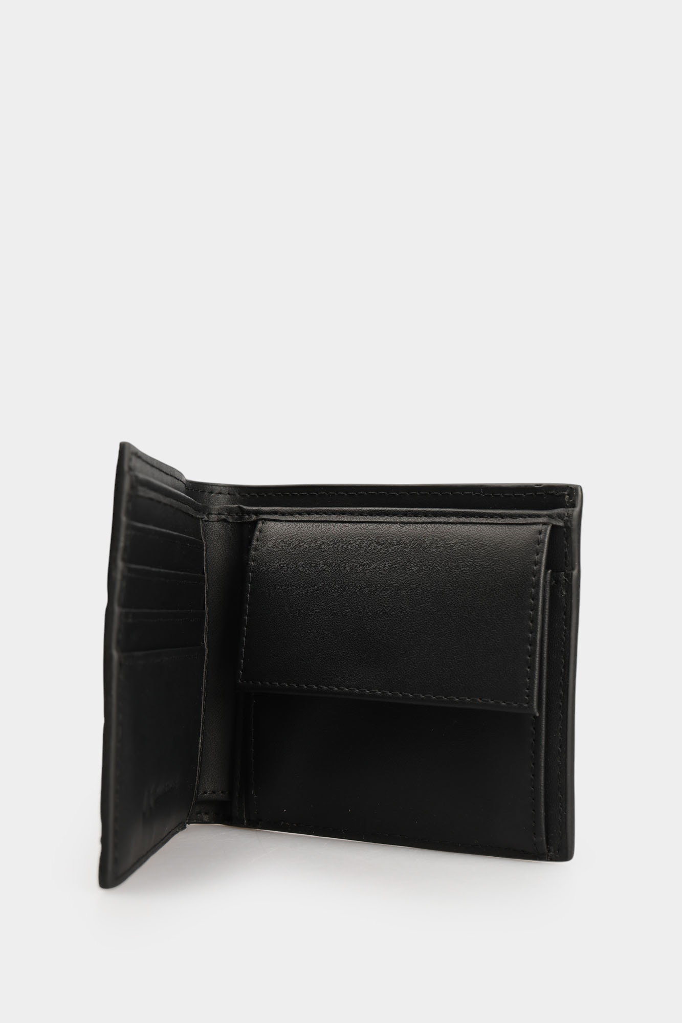 XM000167_AF12133 Кошелек Armani Exchange Черный