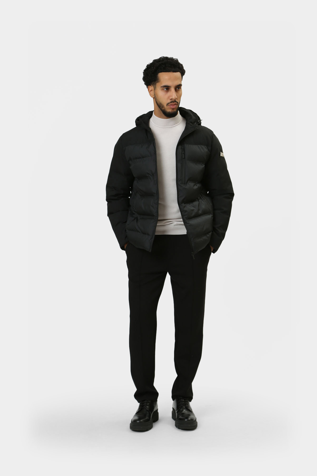 544596_505029 Куртка утепленная Karl Lagerfeld Черный