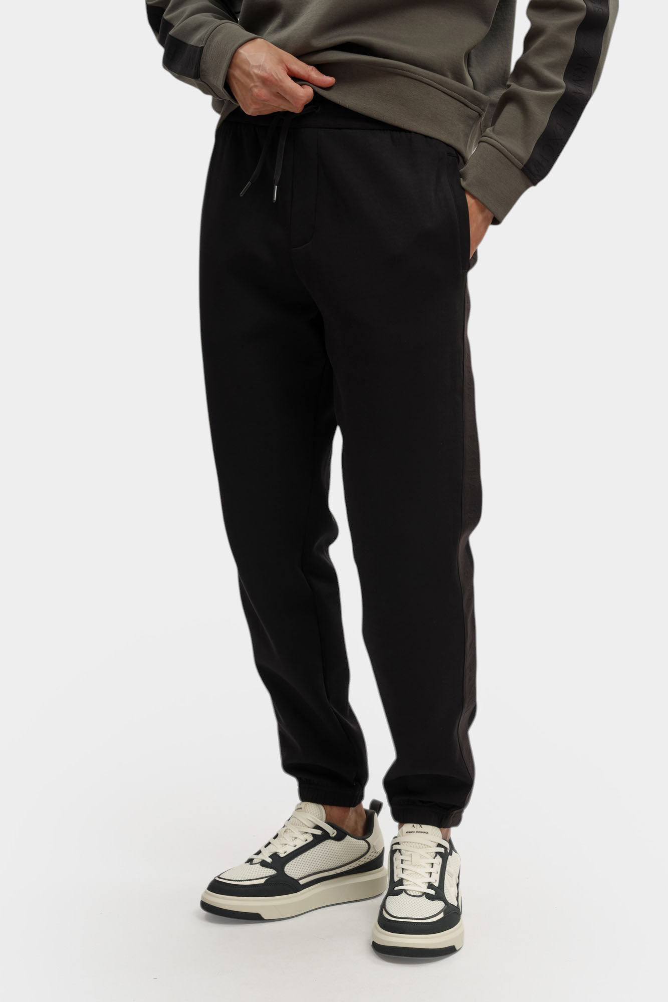 XM001301_AF10818 Брюки спортивные Armani Exchange Черный