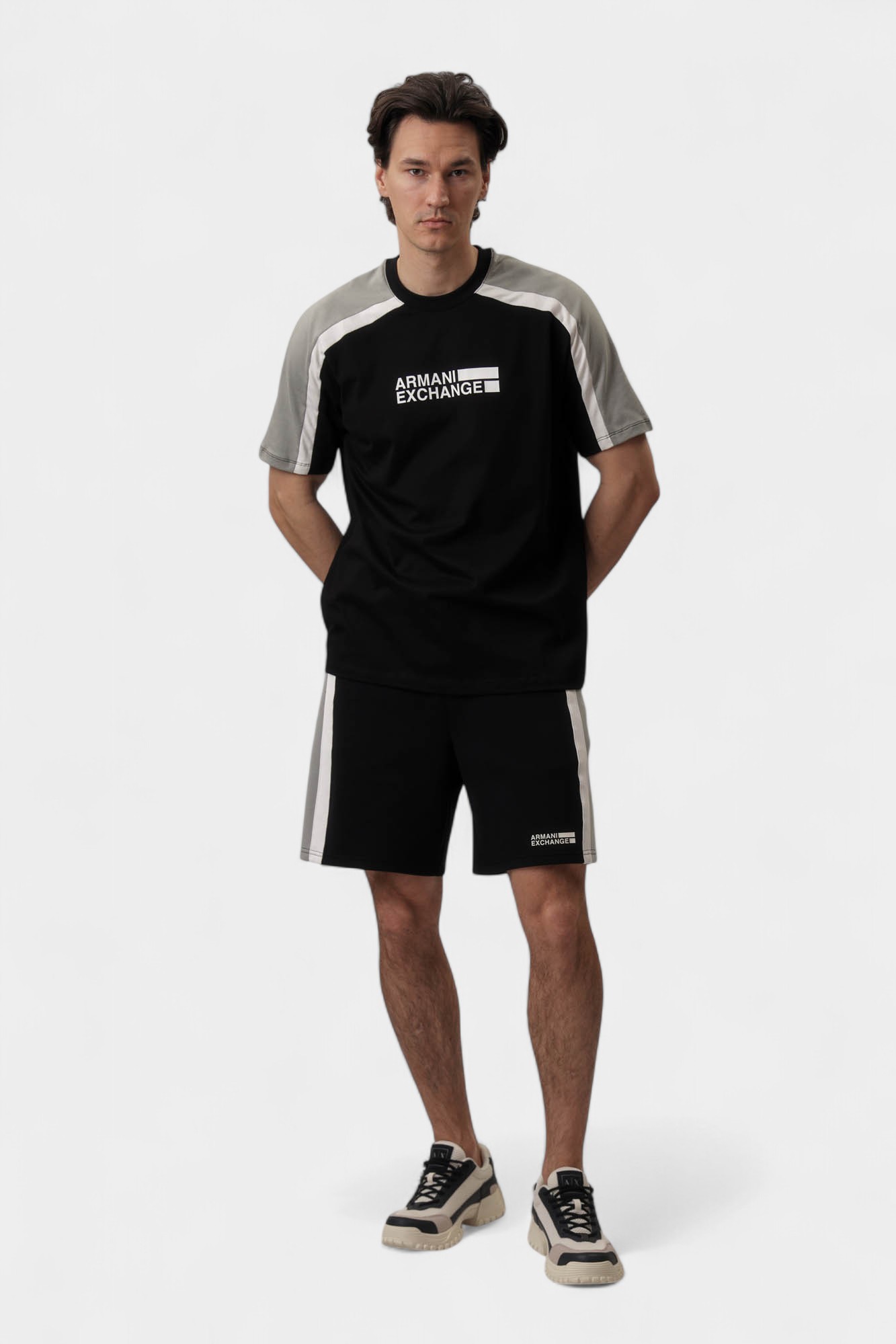 XM000521_AF13047 Шорты трикотажные Armani Exchange 