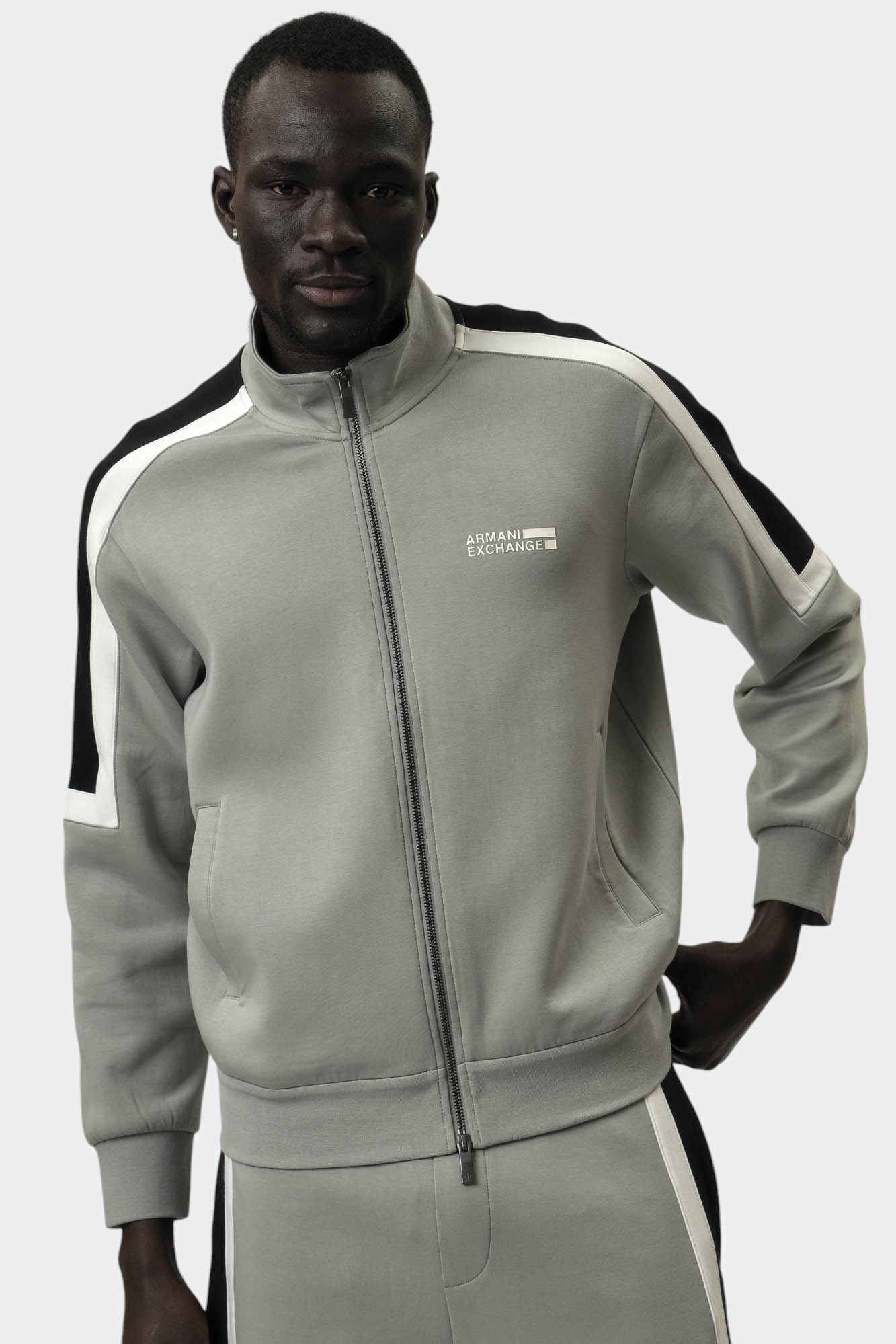 XM000520_AF13047 Толстовка Armani Exchange 