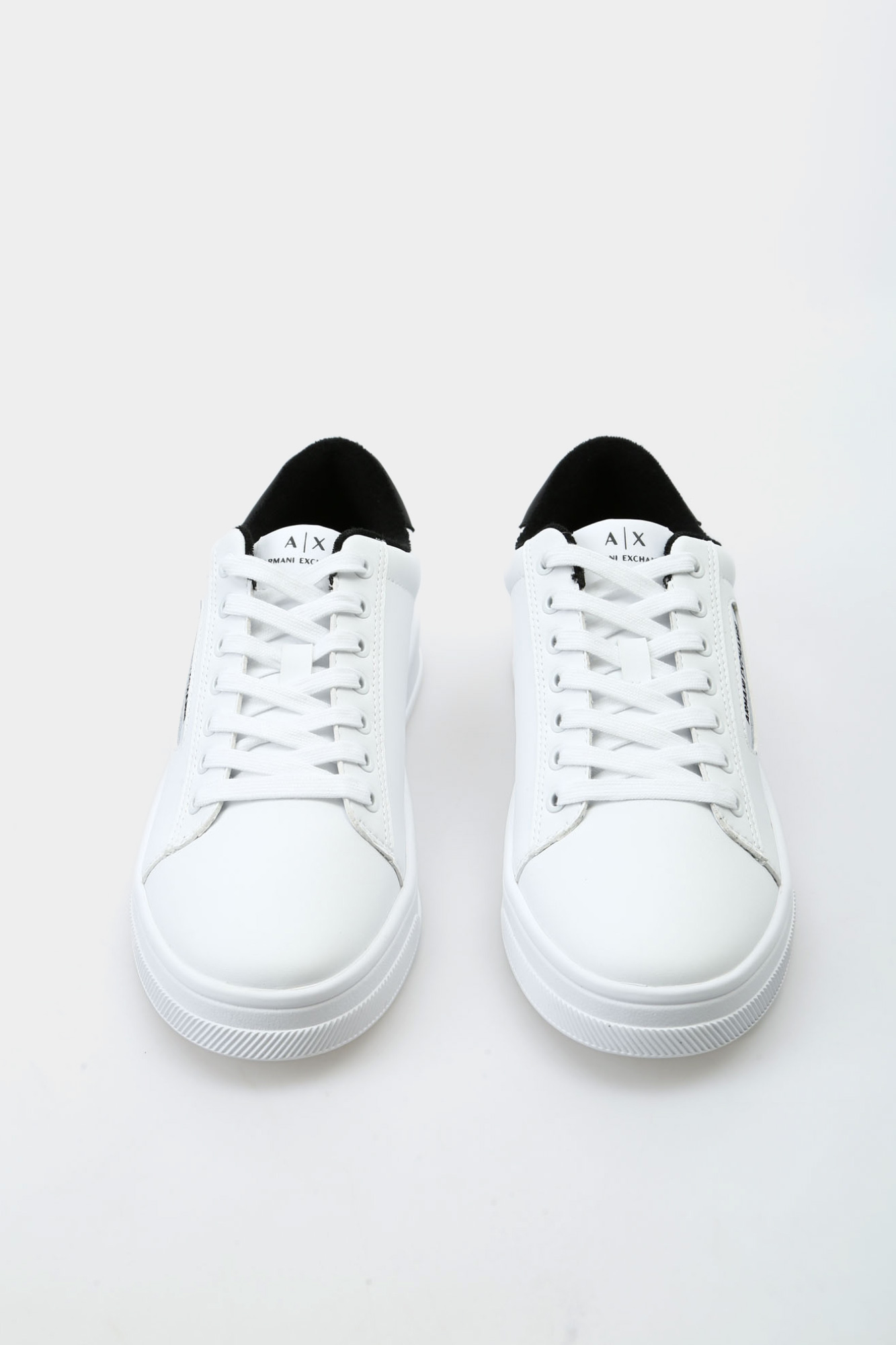 XUX203_XV805_U325 Кроссовки Armani Exchange Белый