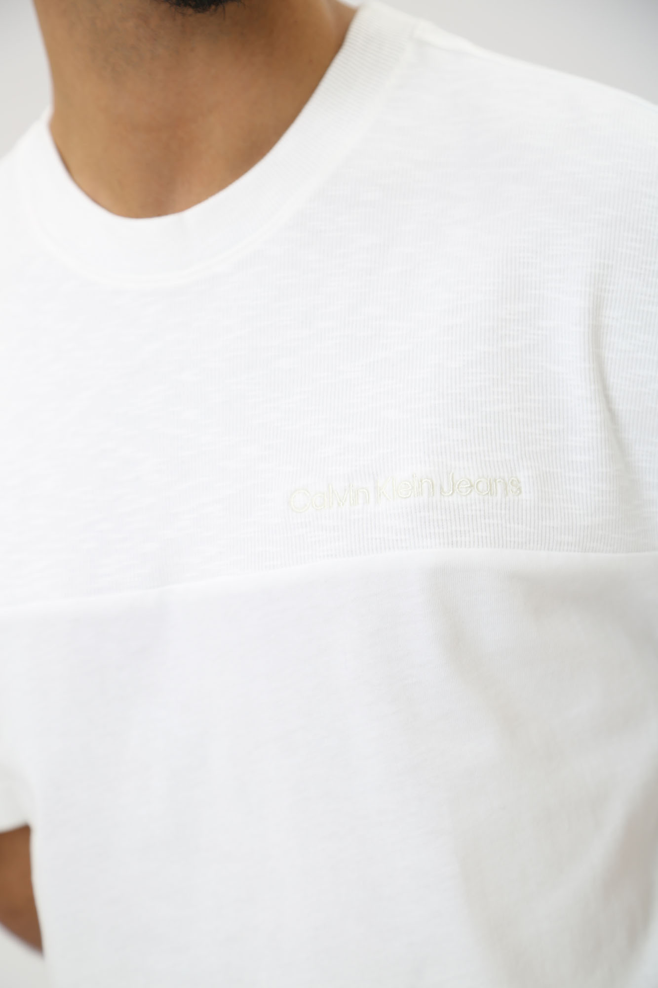 J30J325424 Футболка Calvin Klein Jeans Белый