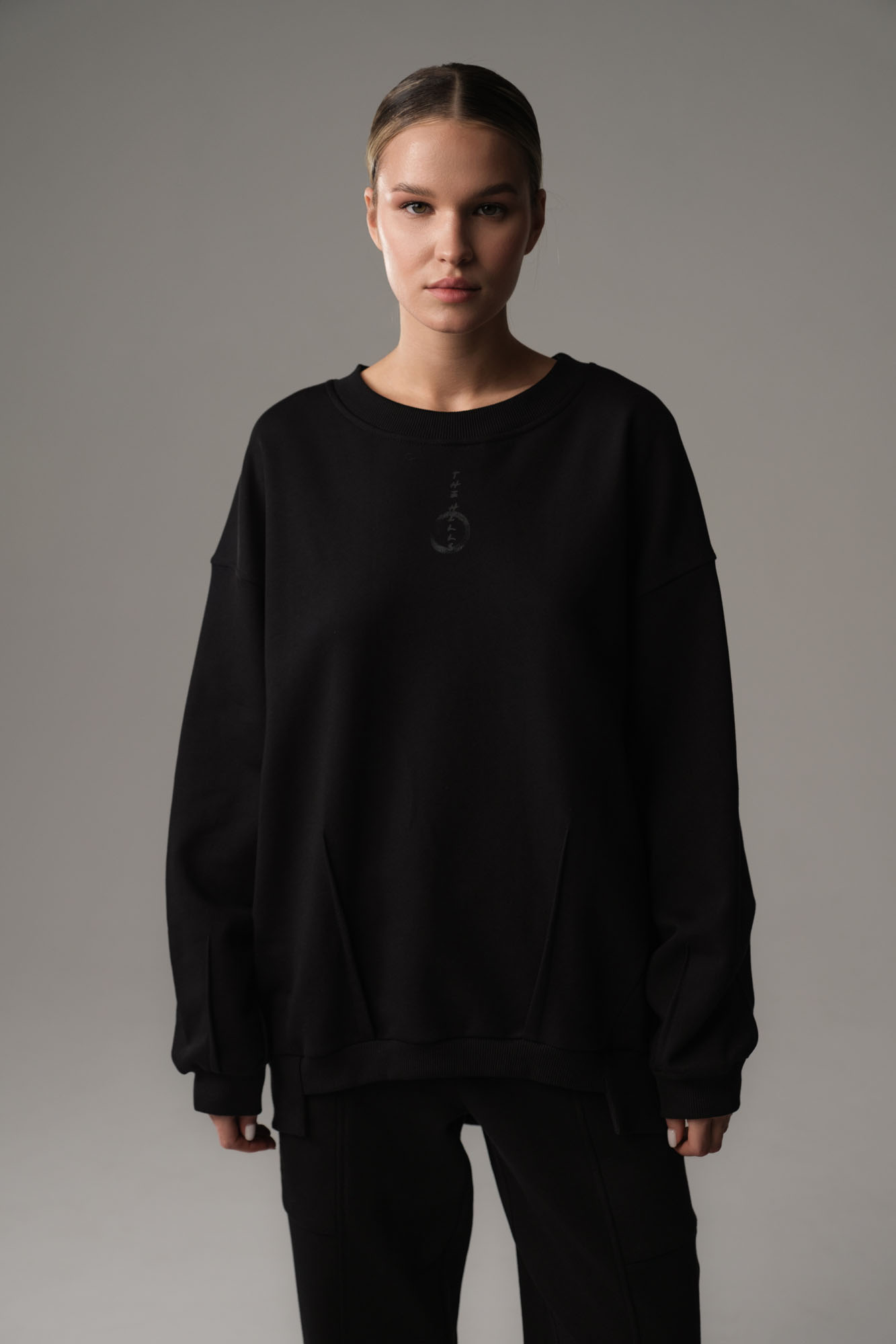 W-251-P-20-0045 свитшот the hills