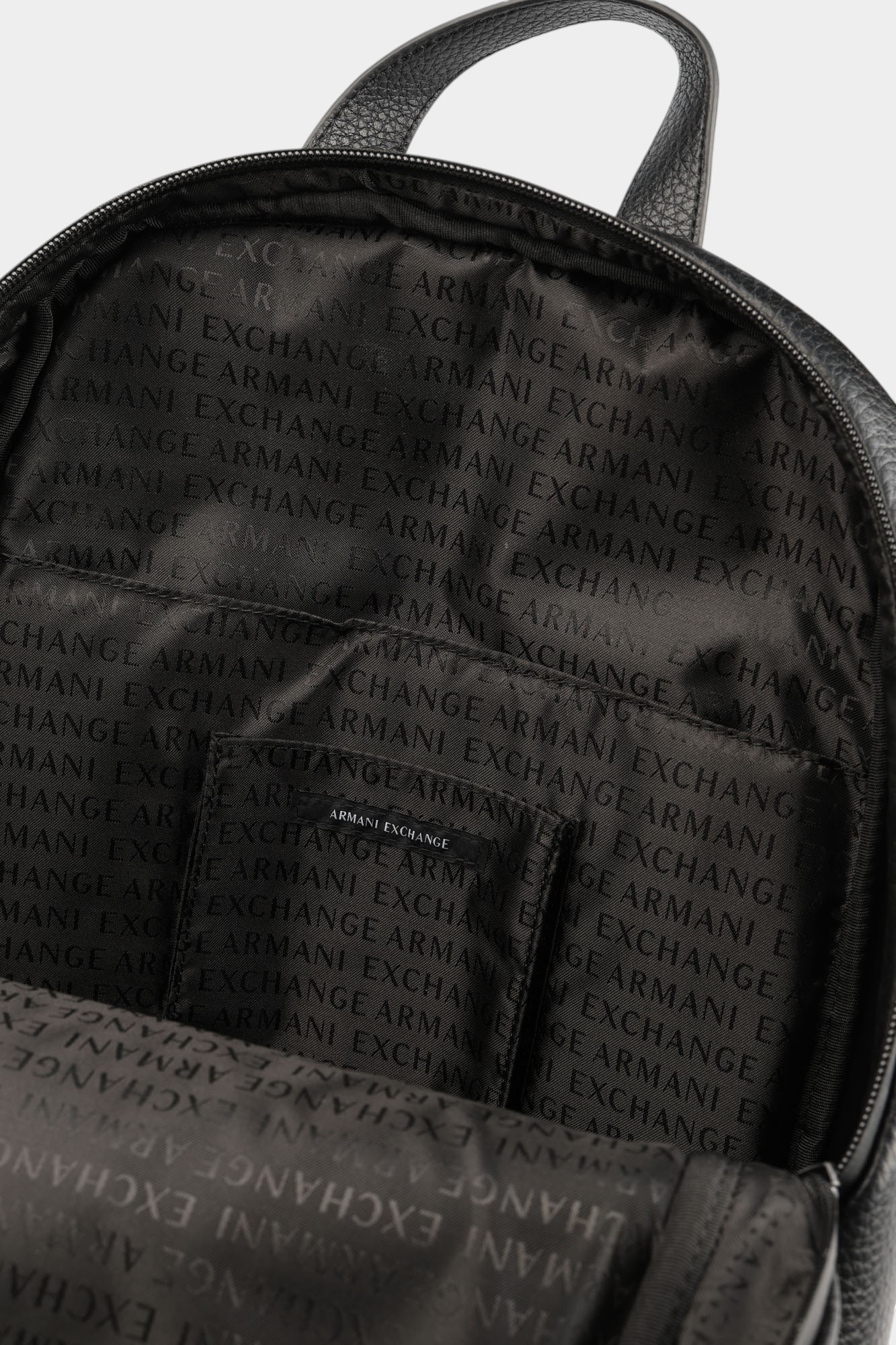 XM001618_AF17210 Рюкзак Armani Exchange Черный