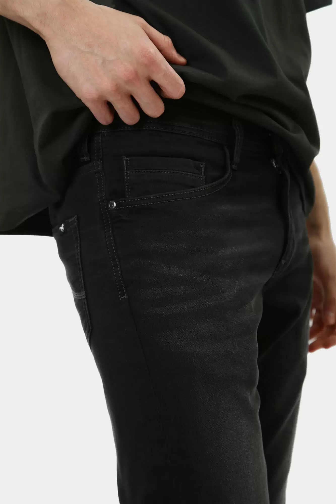 1015871-4000 Джинсы Mustang Черный