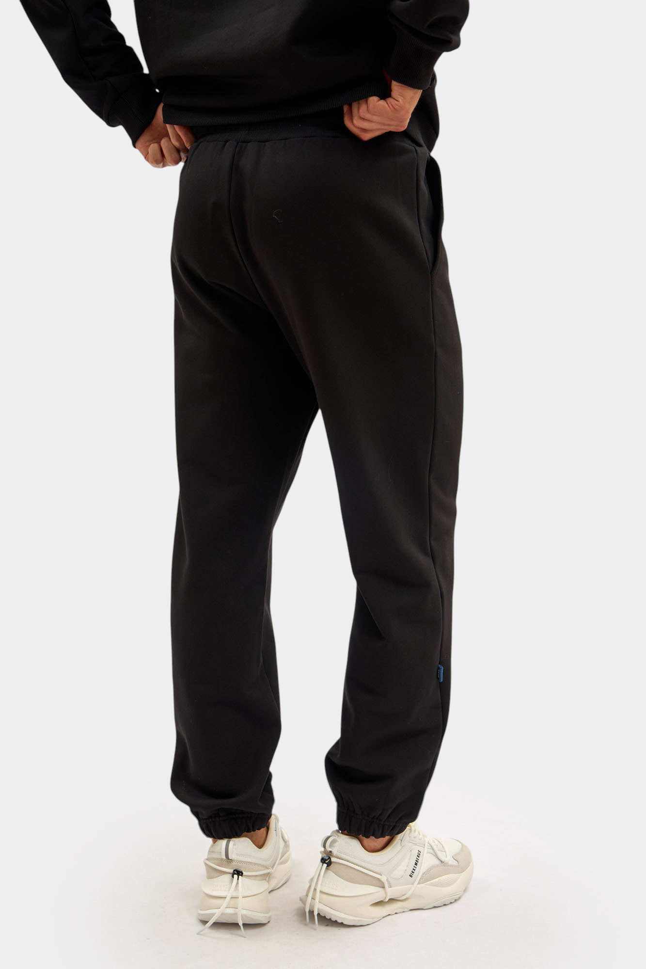 M-252-P-43-0505 Брюки спортивные The Hills Черный