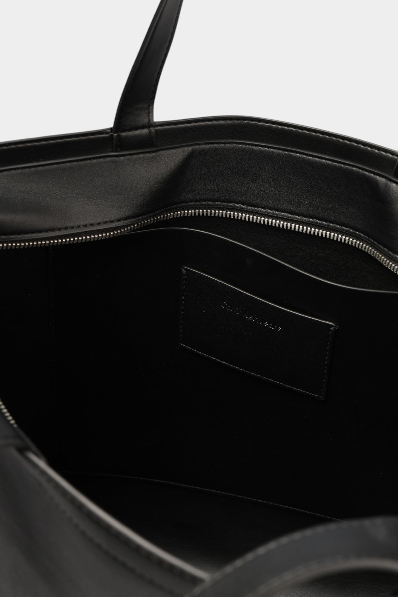 LV04K3070G Сумка Calvin Klein Jeans Черный