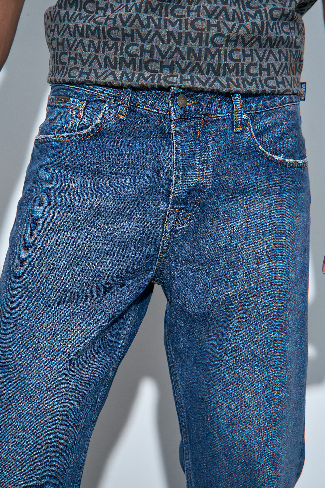 VM-232-33-015 Джинсы Carot Van Mich Голубой