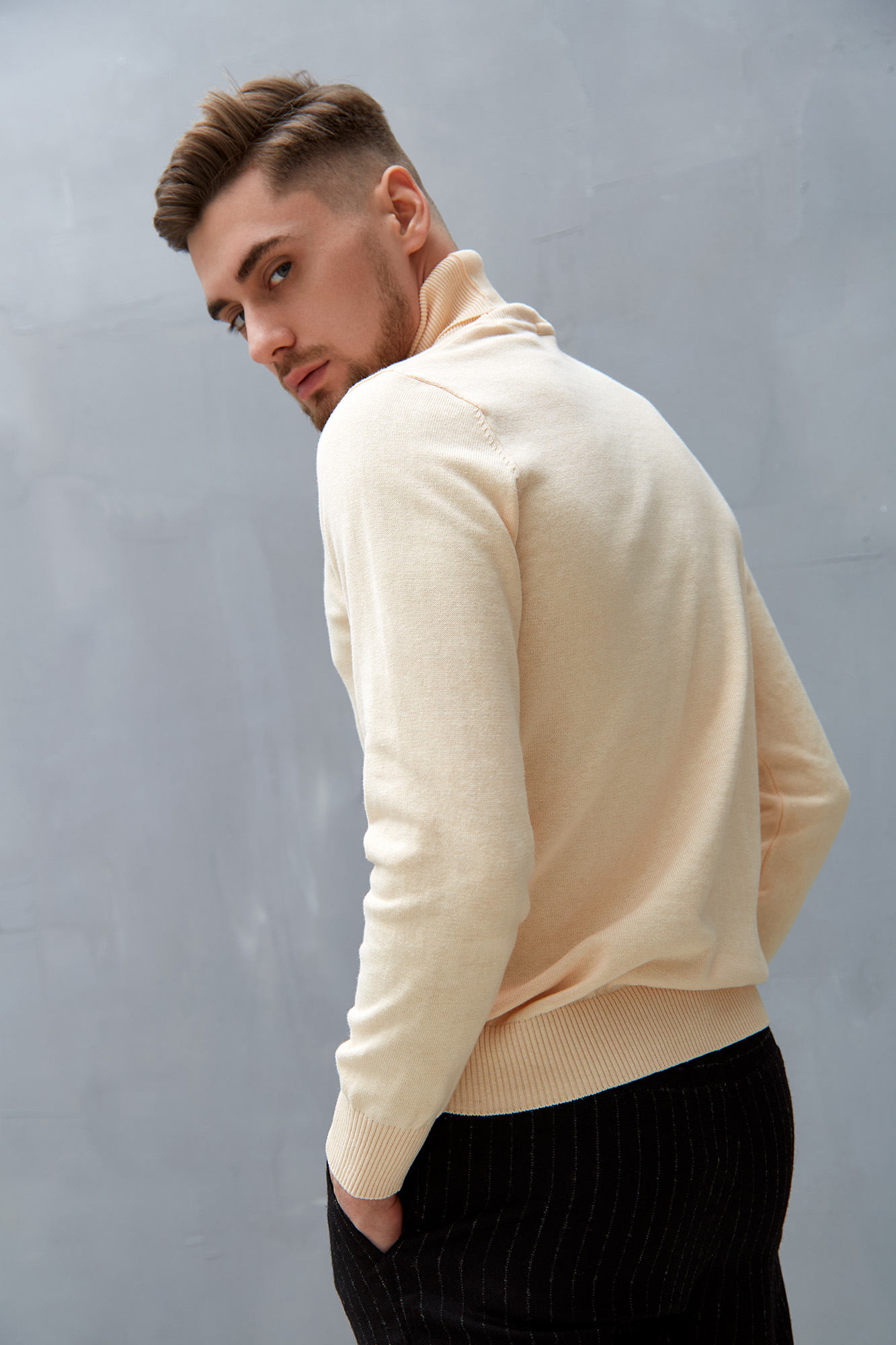 M-231-T-1105 Водолазка The Hills Бежевый