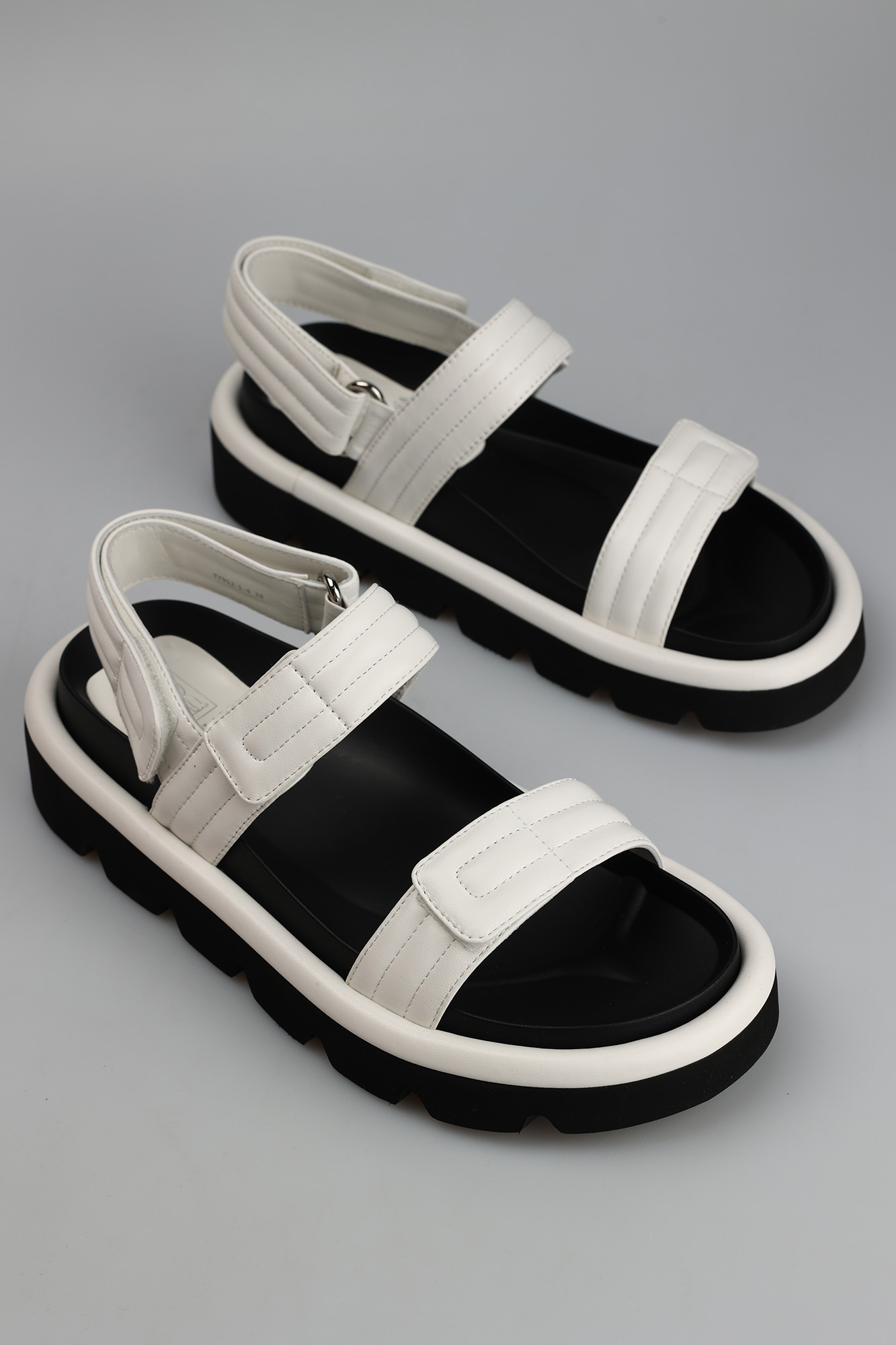 TY952-1 Сандалии Graciana Белый