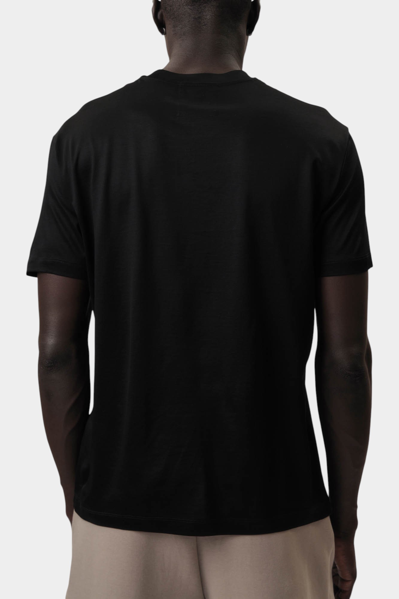 8N1TE8_1JUVZ Футболка Emporio Armani Черный