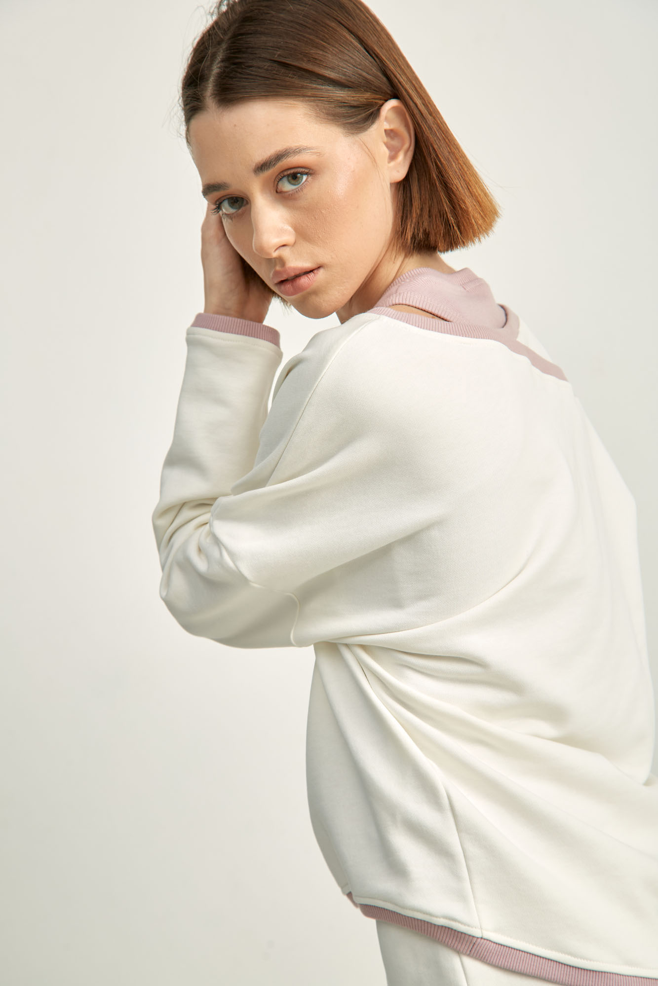 W-241-THT-20-1047 свитшот the hills 