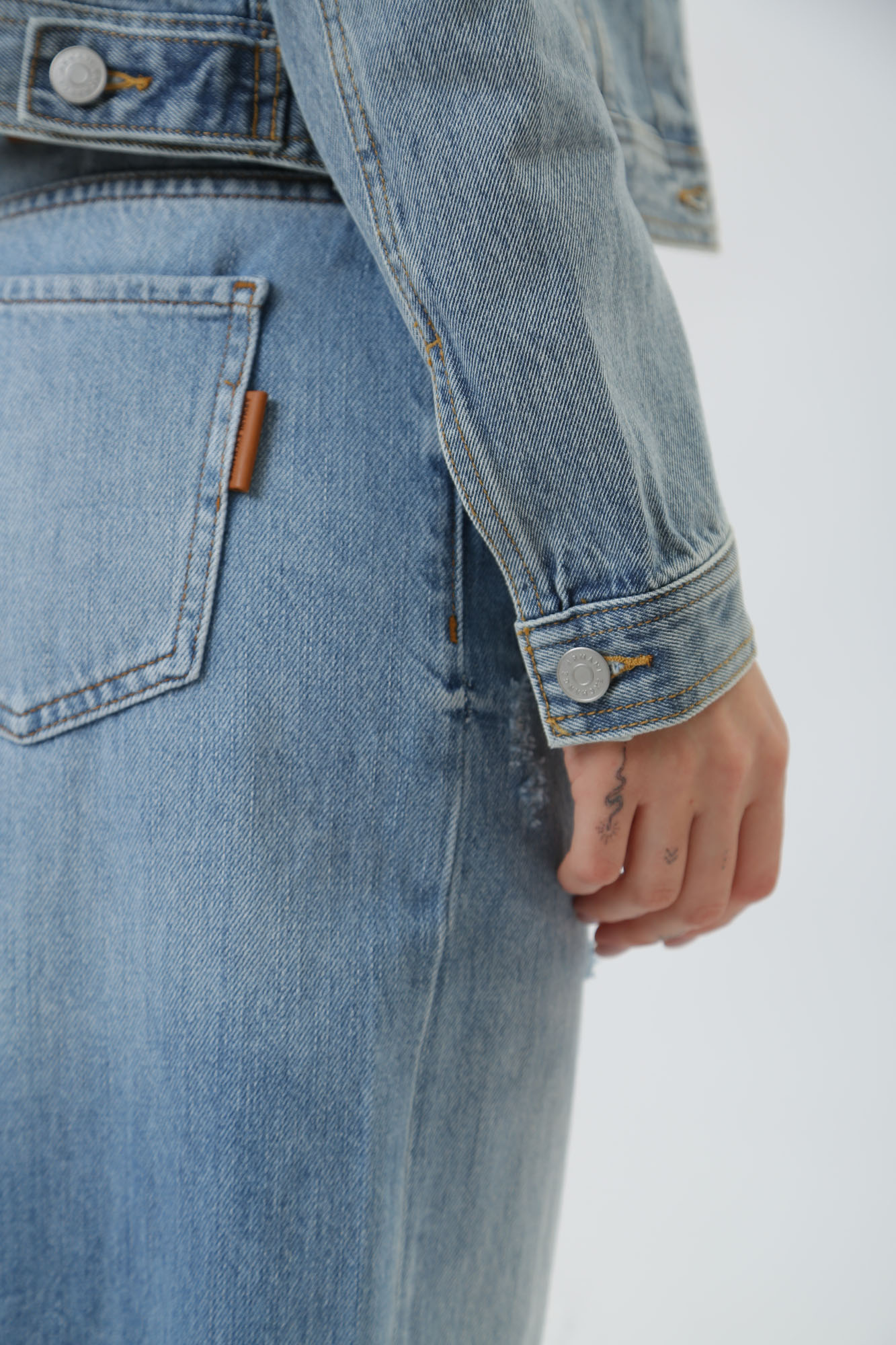 3DYB60_Y14BZ куртка джинсовая armani exchange 