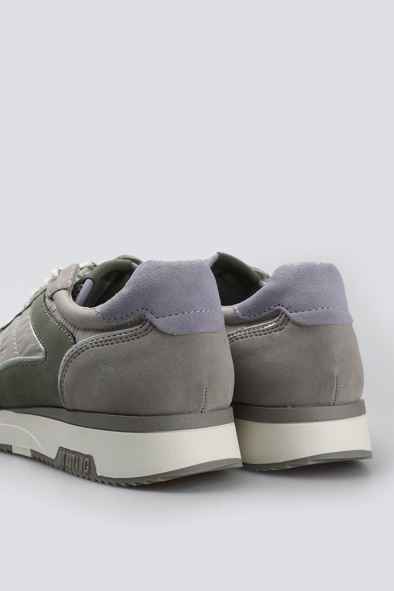 1418-302-22 Кроссовки Mustang Серый