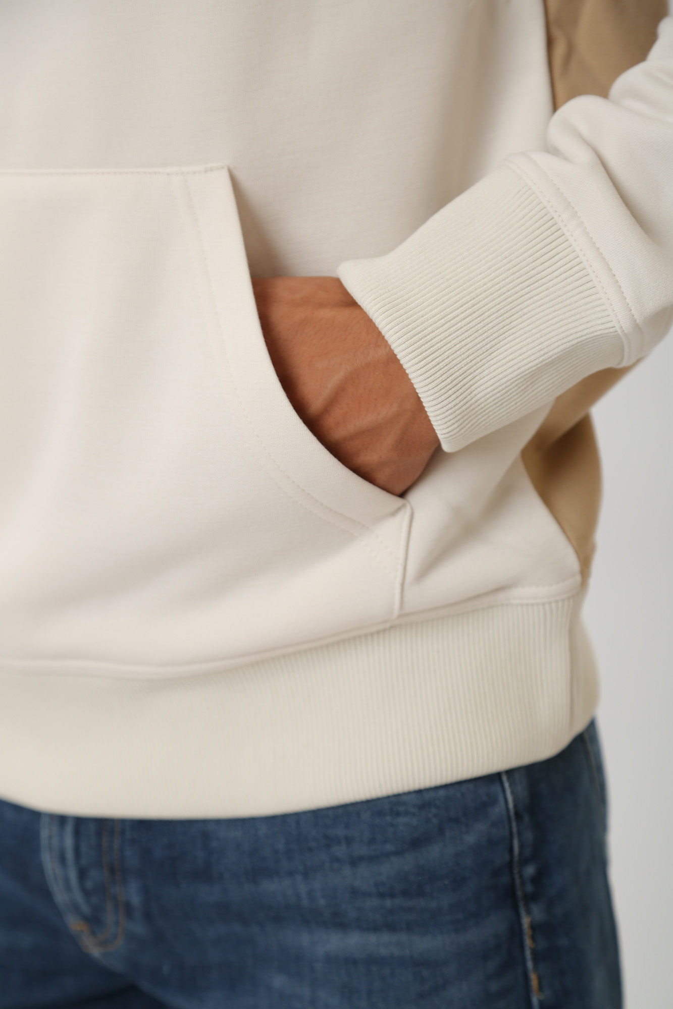 J30J323435 Худи Calvin Klein Jeans  Calvin Klein Jeans Белый