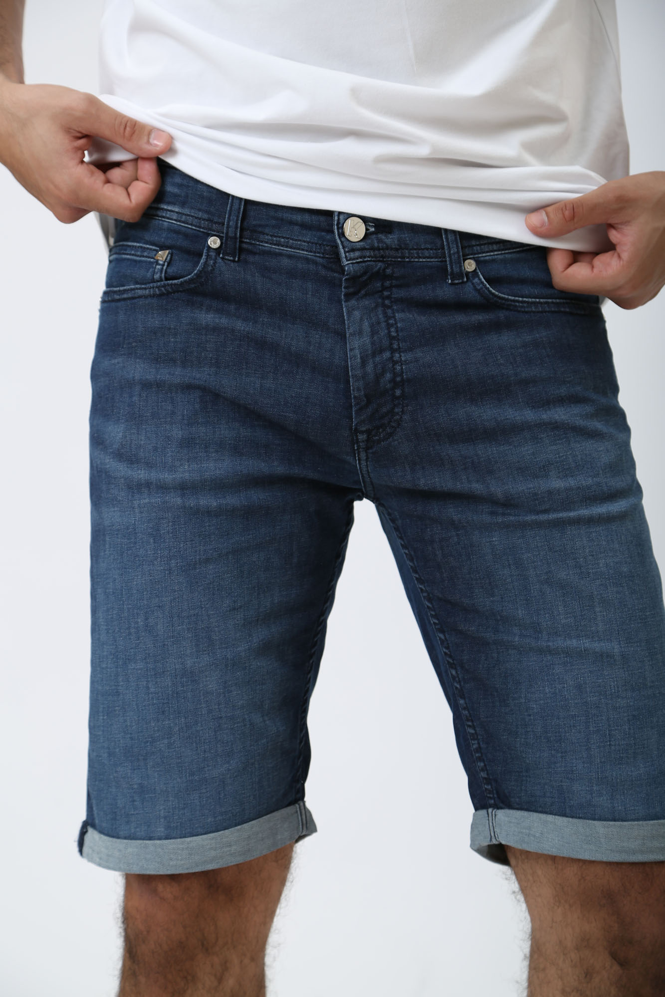 542833_265820 Шорты джинсовые Karl Lagerfeld Голубой