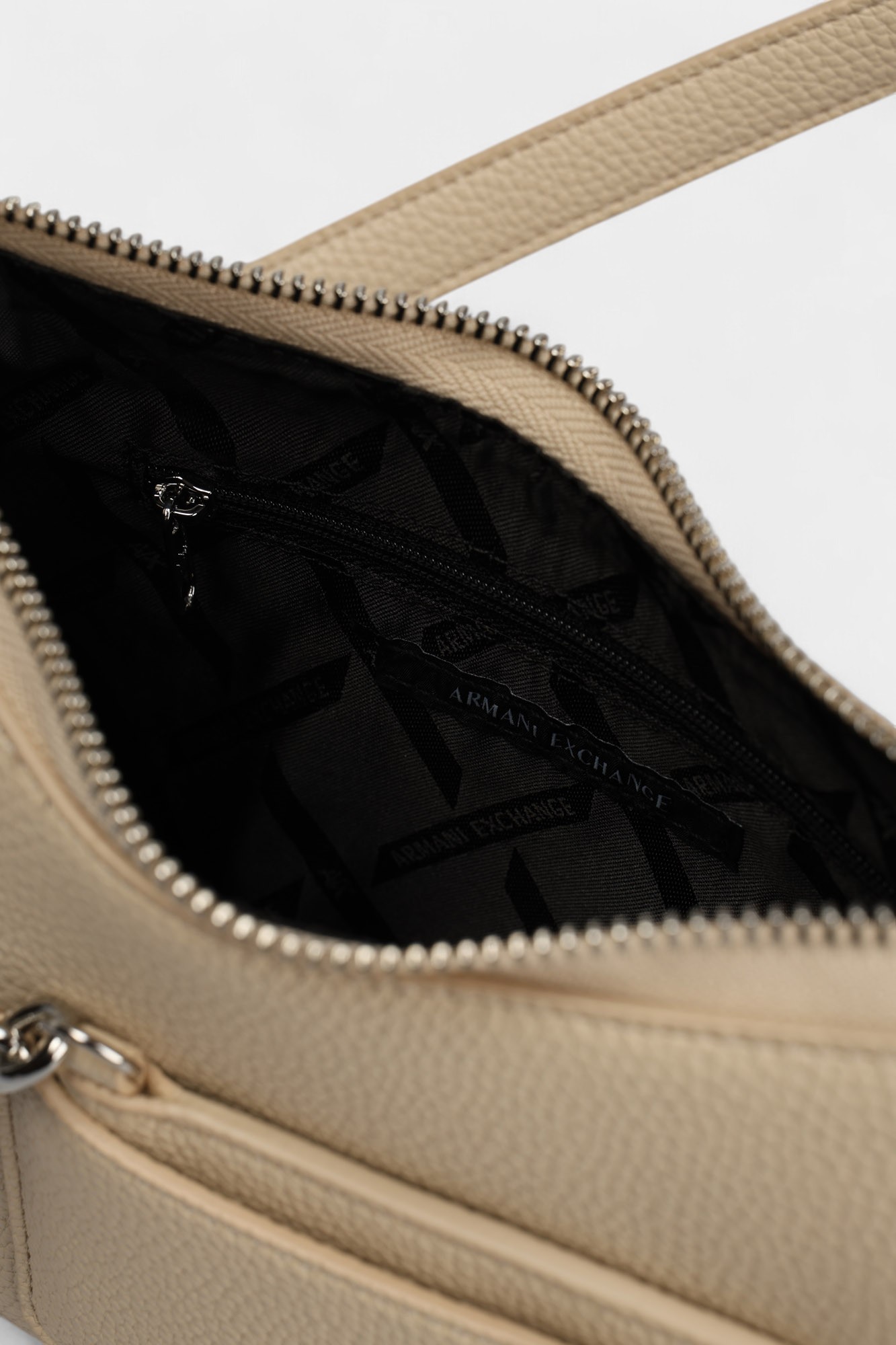 XW001571_AF15625 Сумка Armani Exchange Бежевый