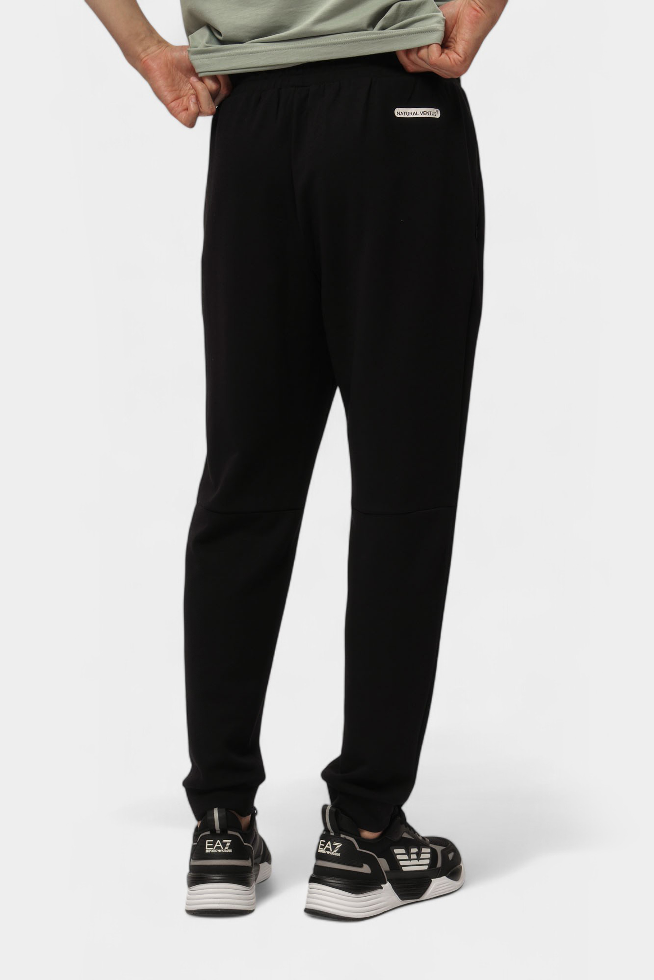 7M000131_AF12501 Костюм спортивный EA7 Черный