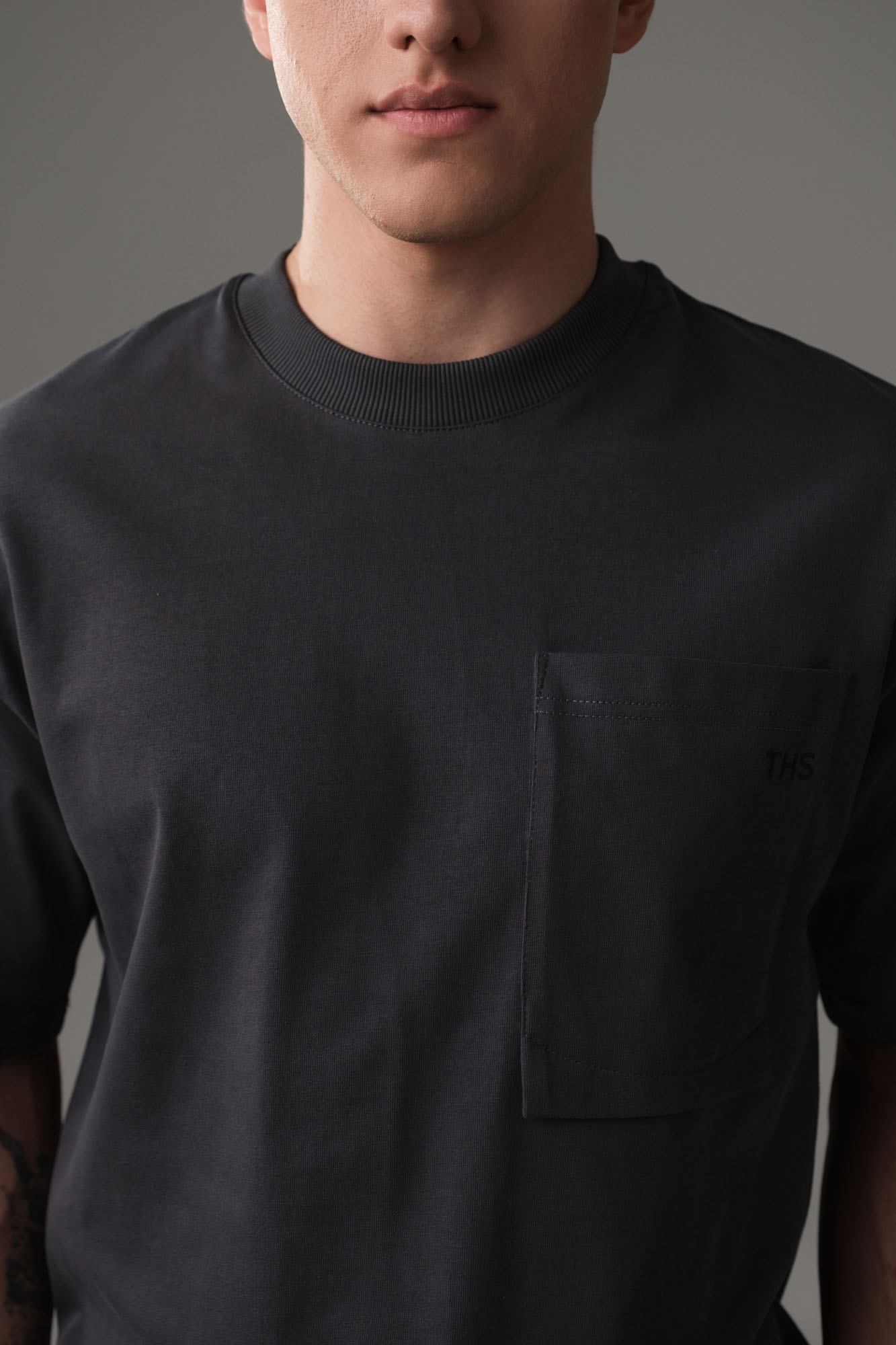 M-251-P-22-0071 Футболка The Hills Серый