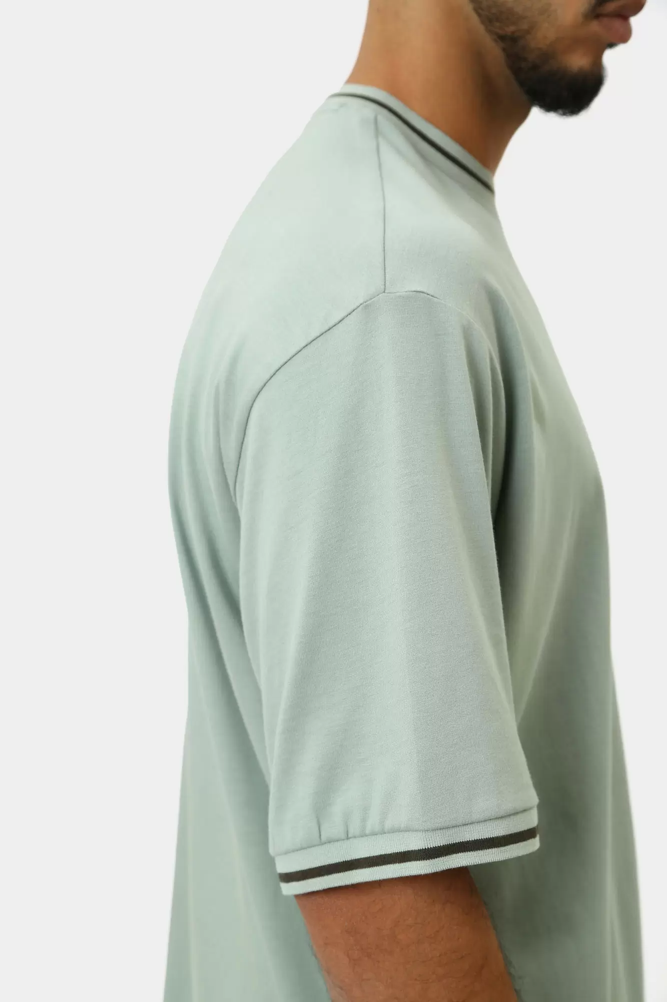 6DZTHX_ZJ9JZ Футболка Armani Exchange Зеленый