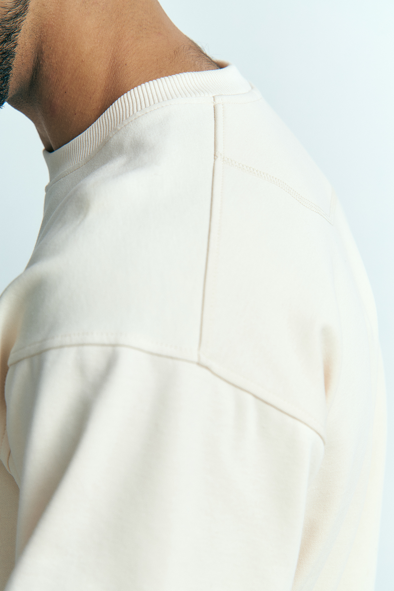 M-232-М-21-0174 Свитшот The Hills Белый