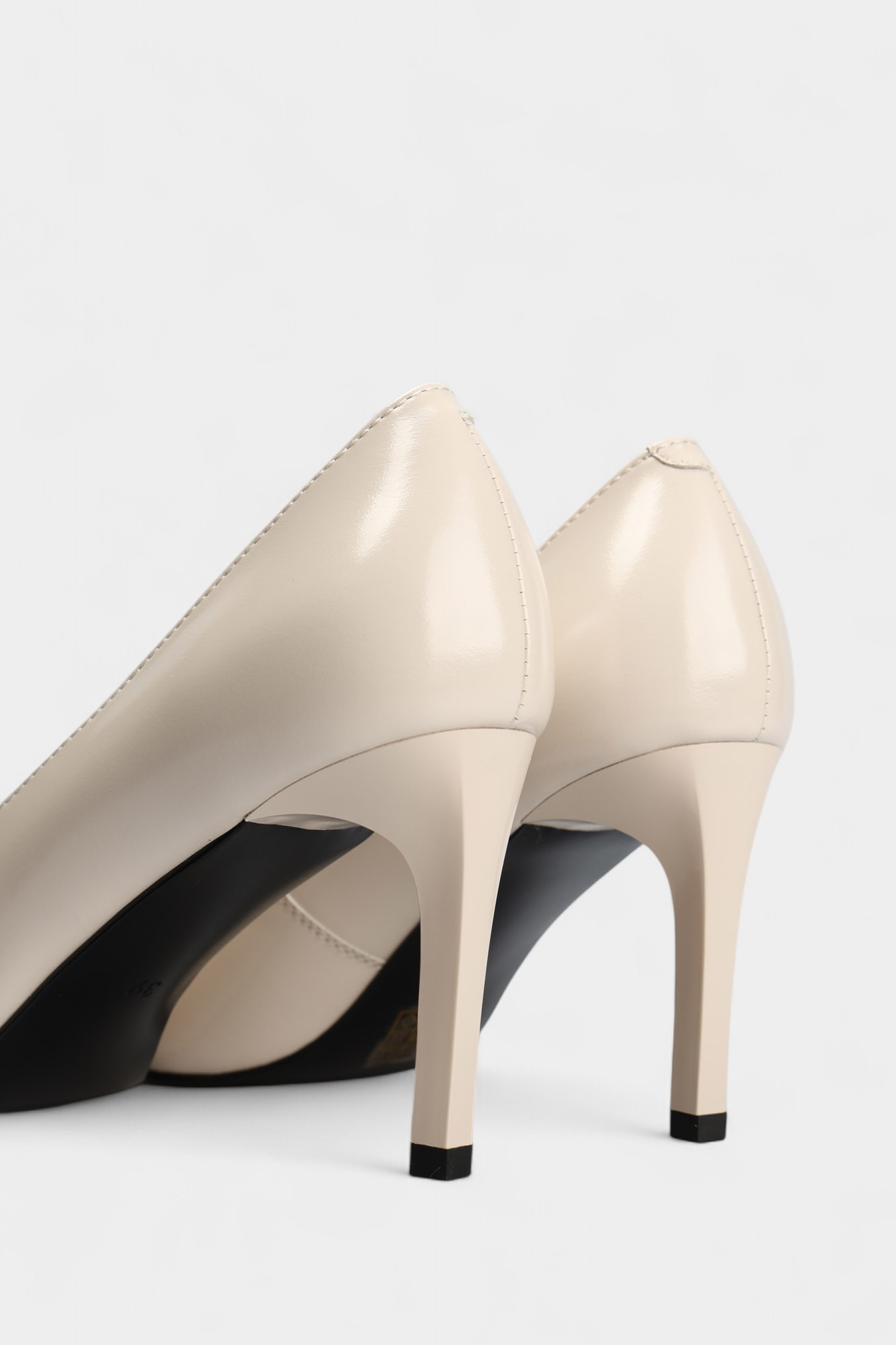 MCW071_01SK-ML Туфли Marc Cony Молочный