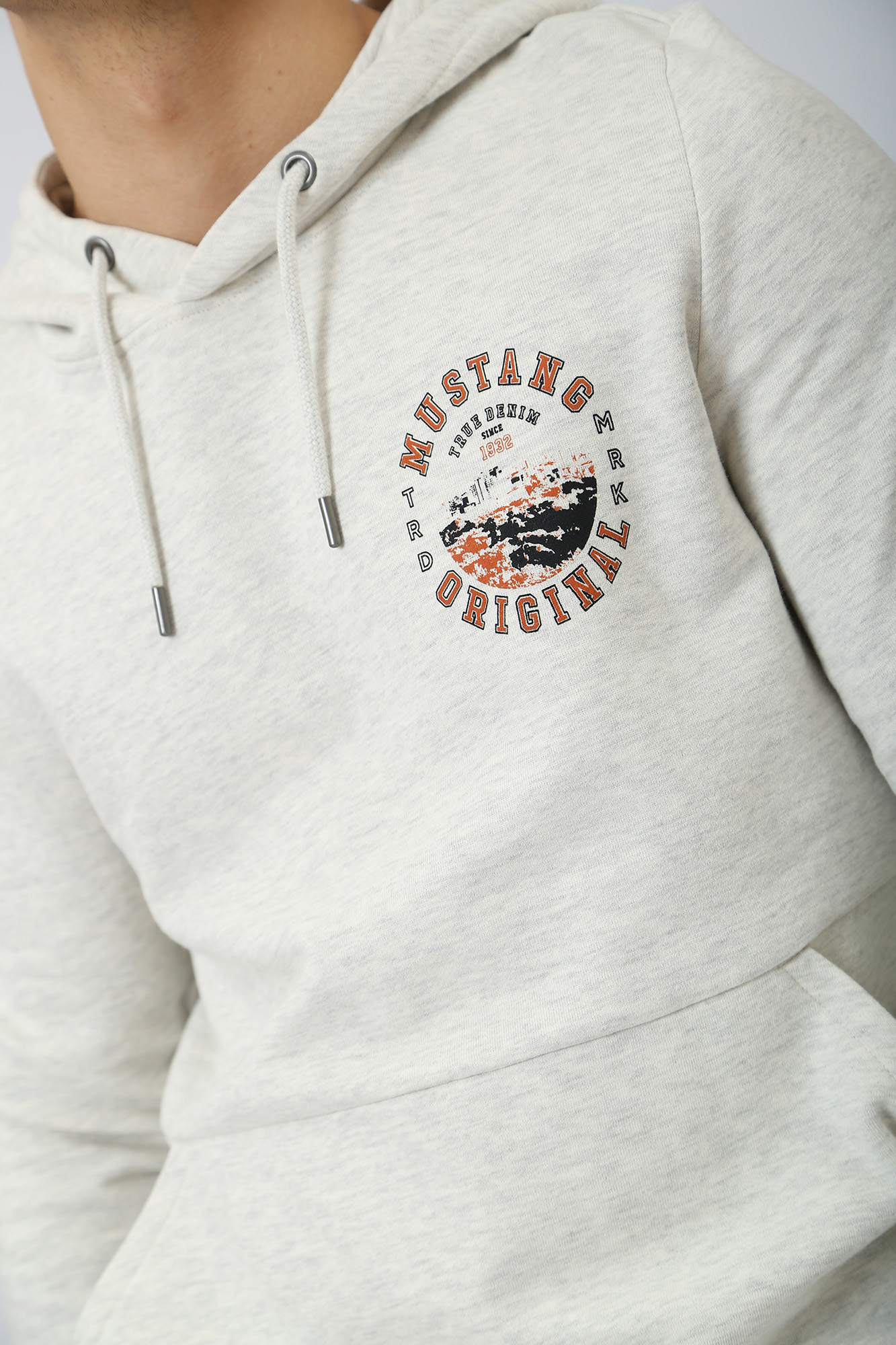1013074 Худи Mustang Белый