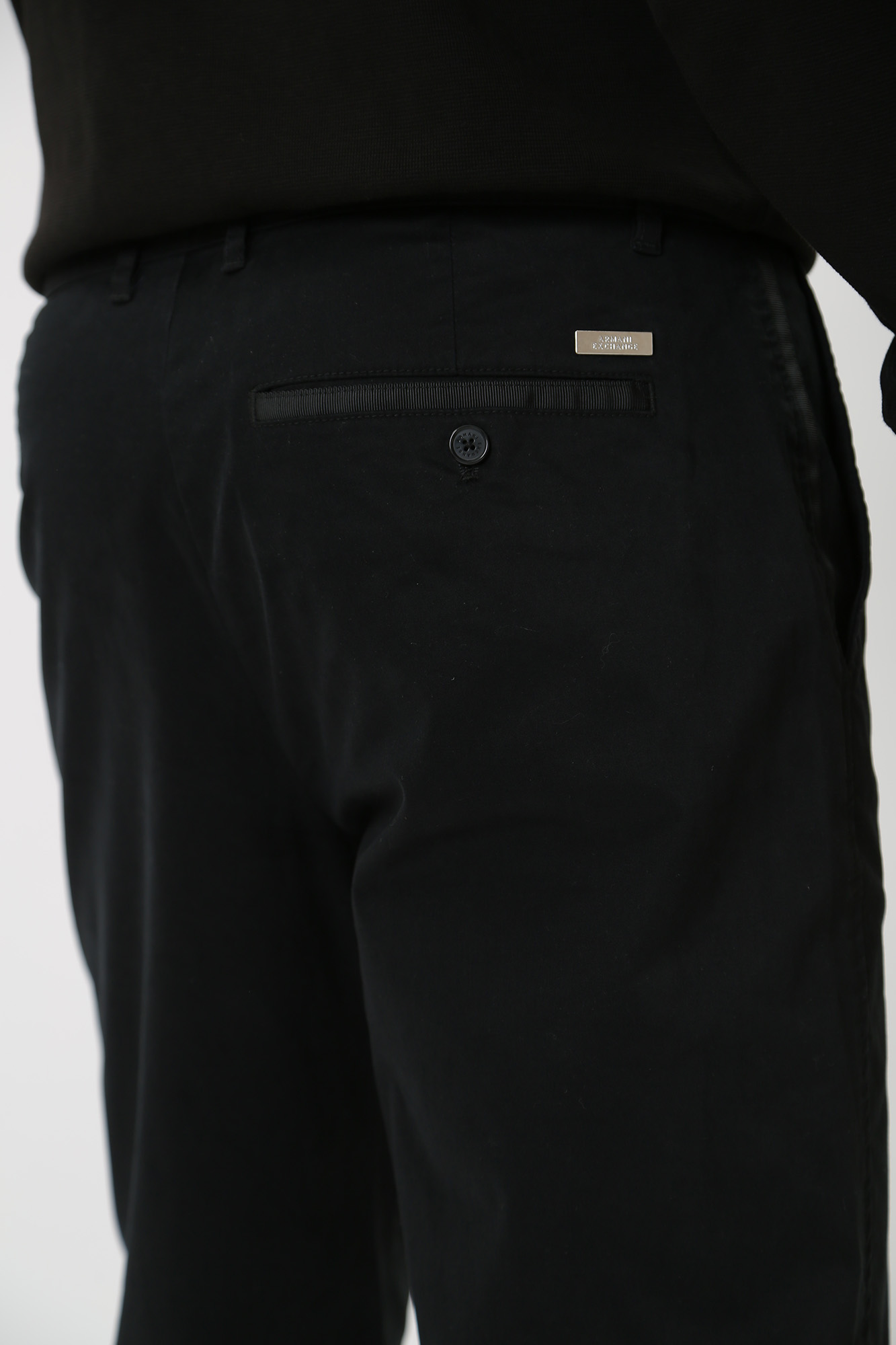 6RZP32_ZN2LZ Брюки чиносы  Armani Exchange Черный