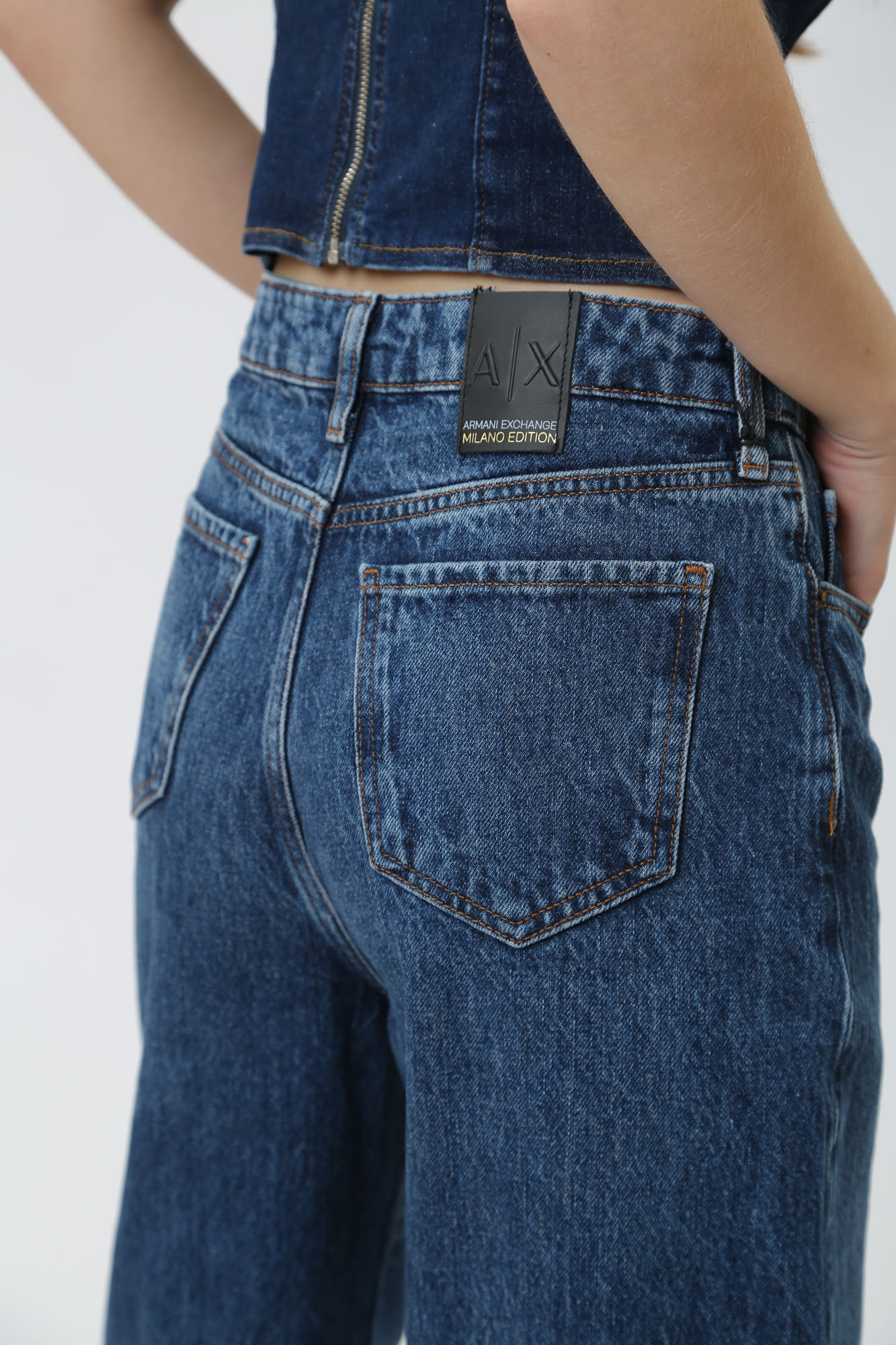 3DYJ38_Y16EZ брюки джинсовые armani exchange 
